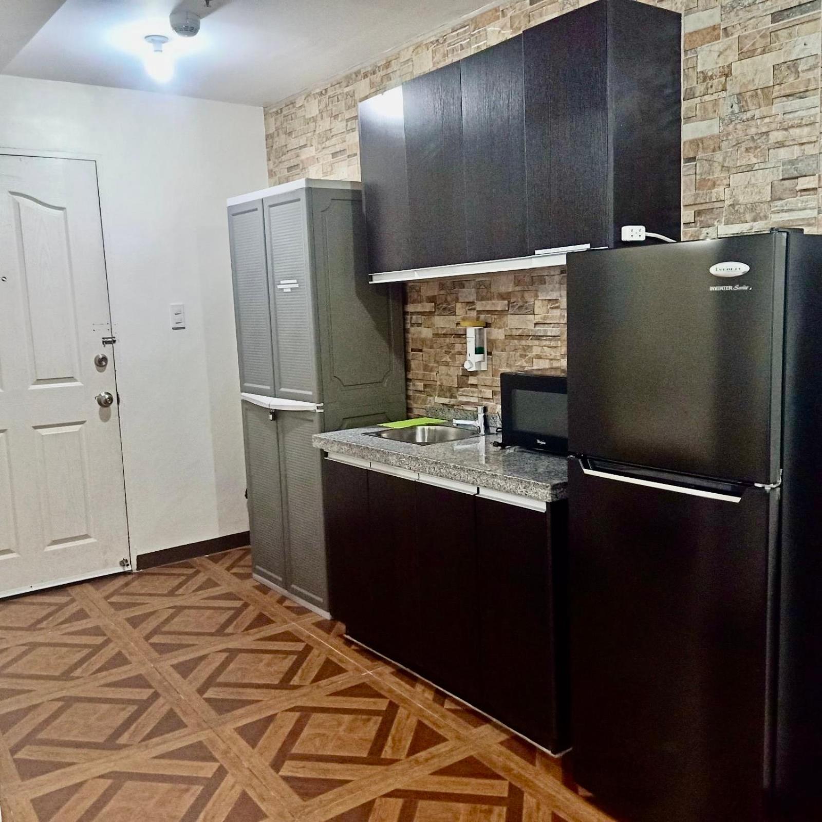 One-Bedroom Apartment - Photo 18
