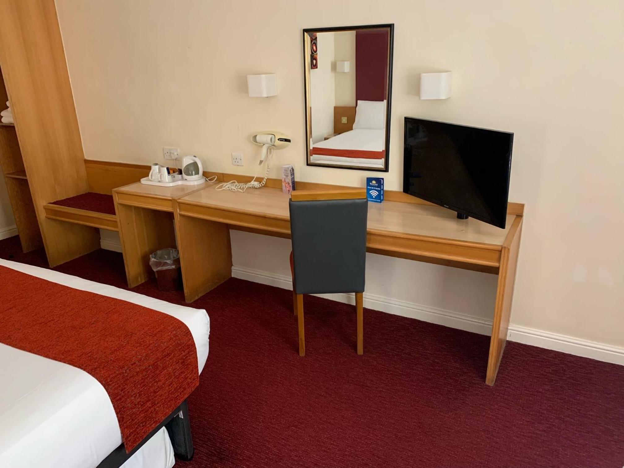 Double Room with Sofa Bed and Pull-out Bed photo 2