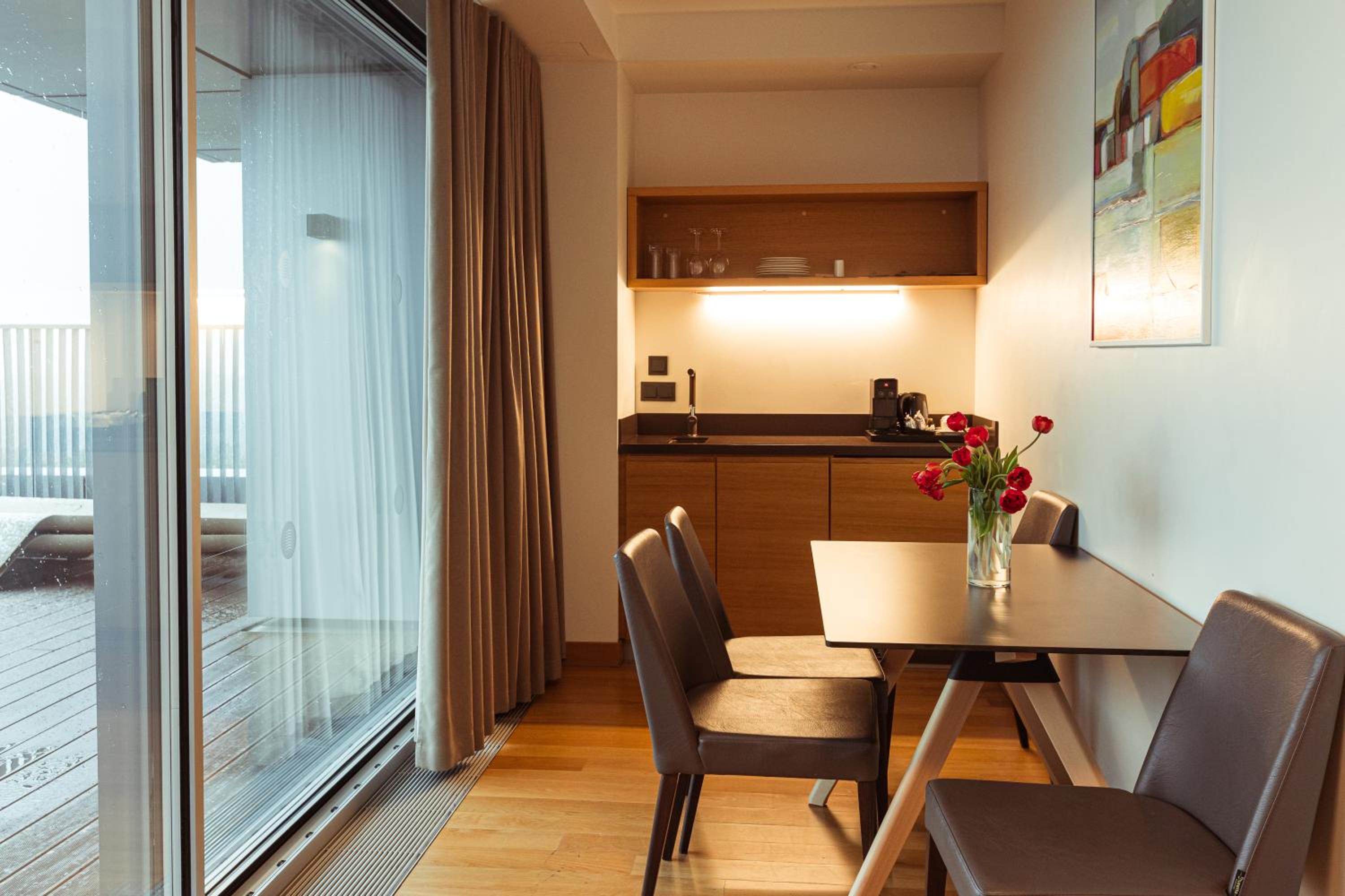 Suite with Terrace - Photo 7