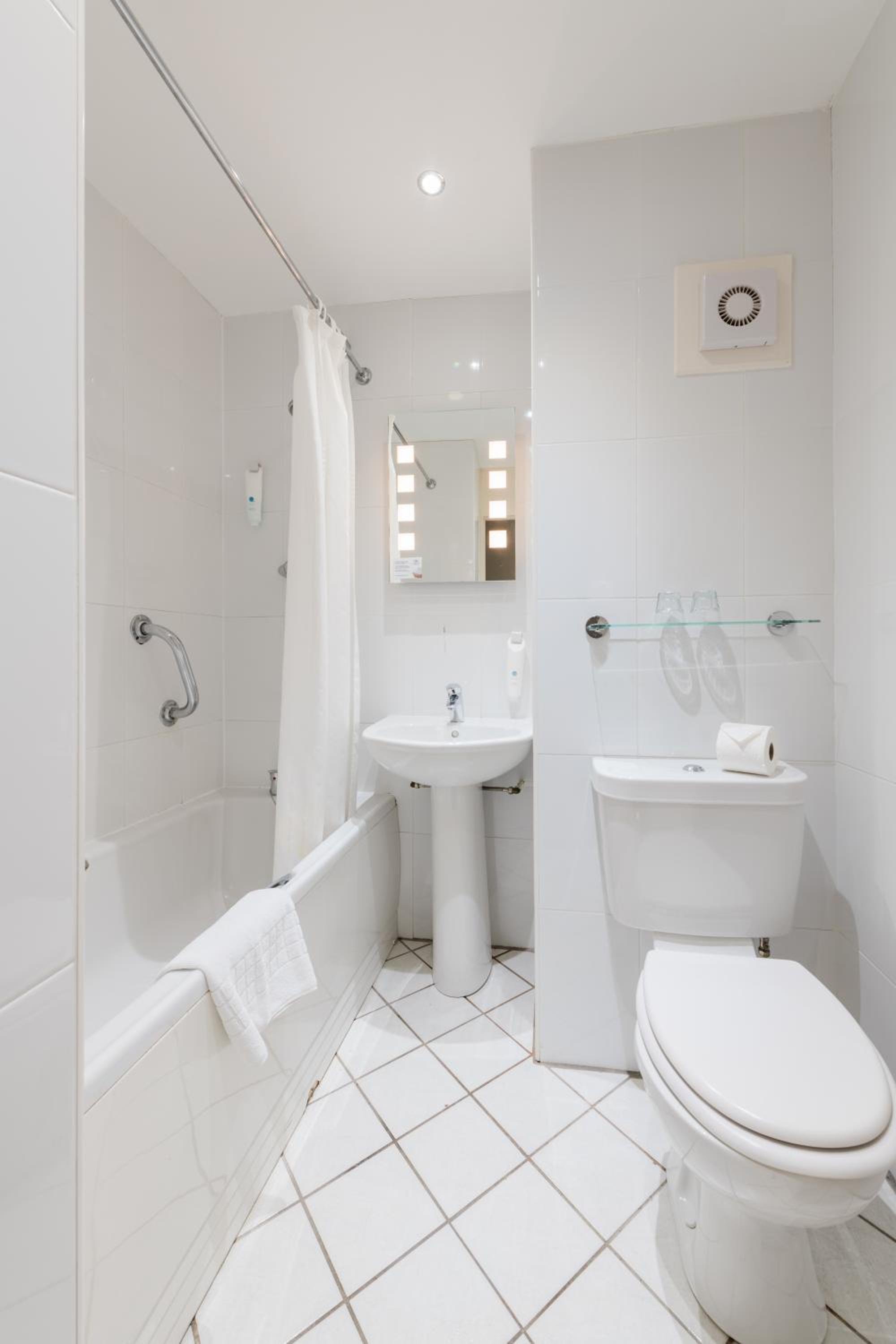 Double Room - Photo 4