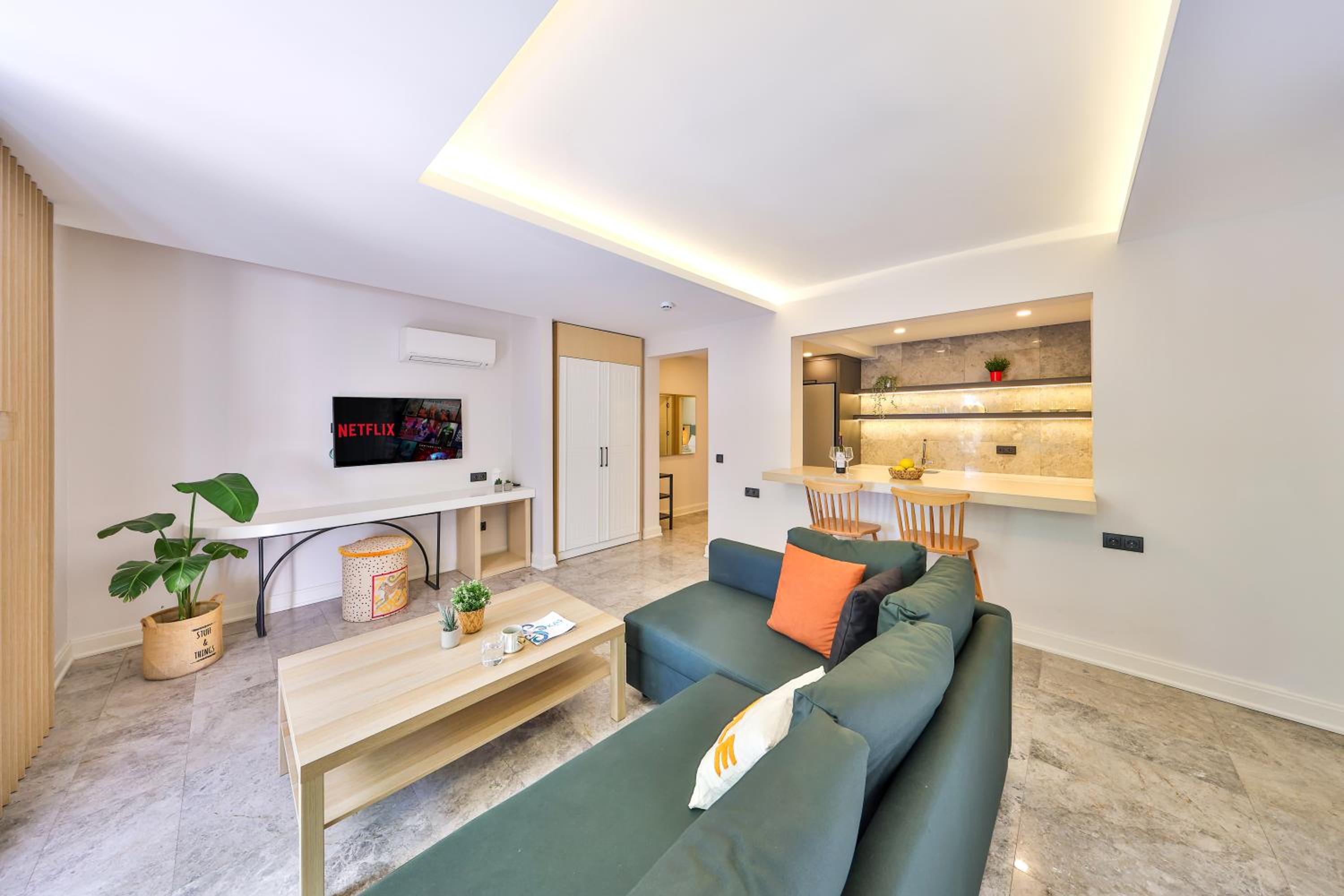 Deluxe Suite - Photo 1