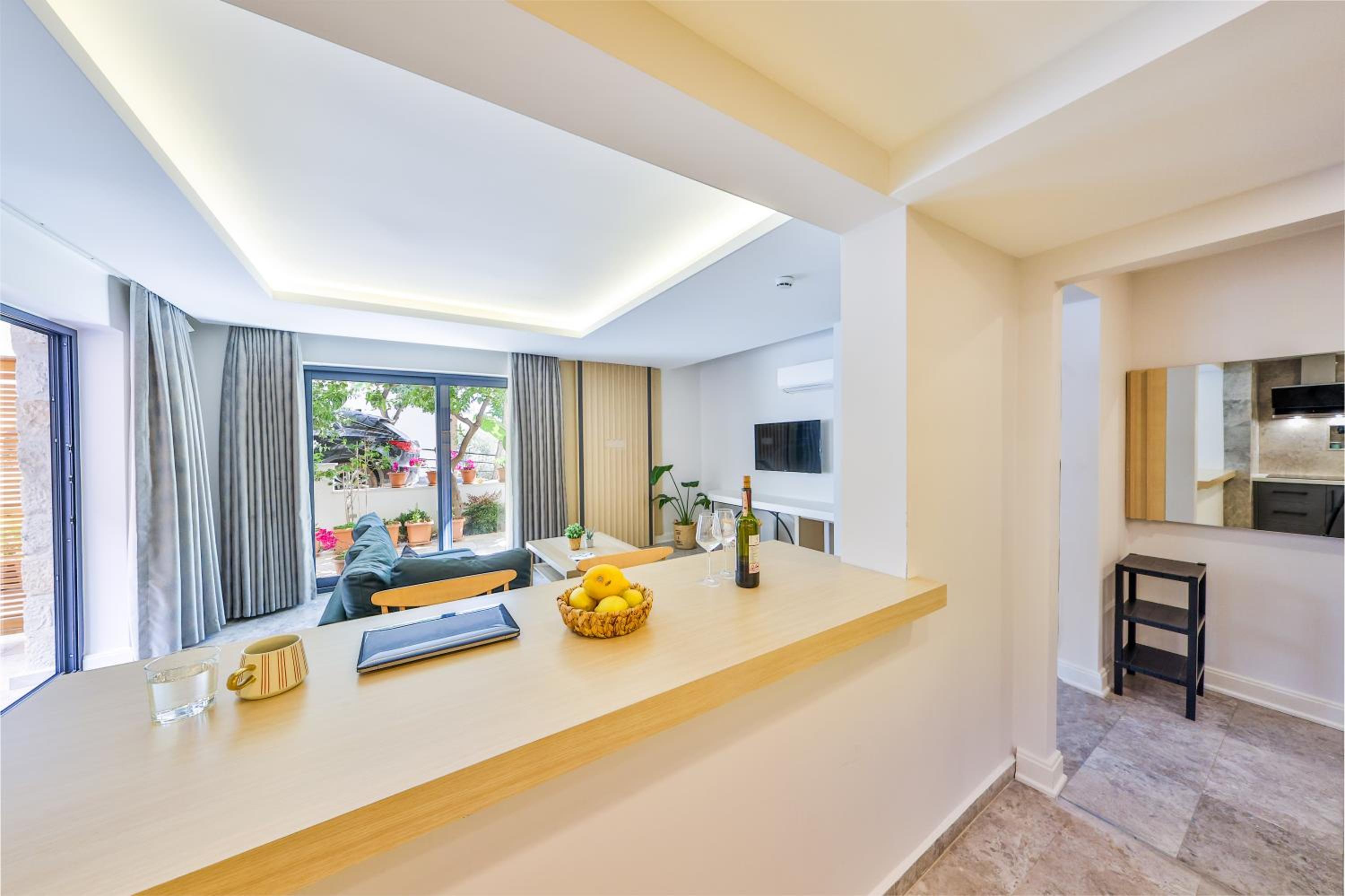 Deluxe Suite - Photo 2