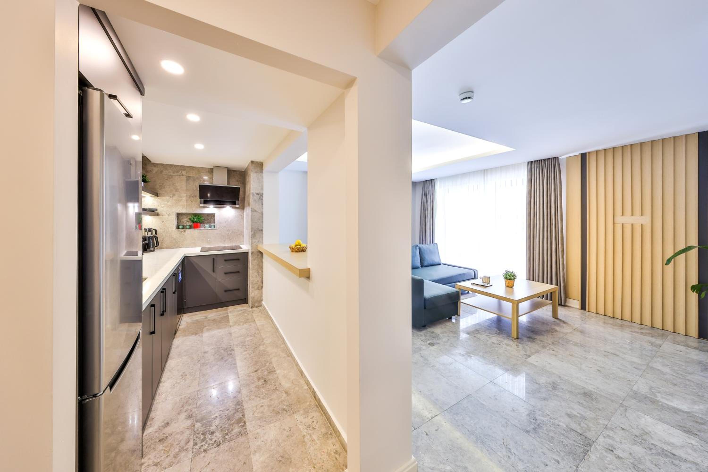 Deluxe Suite - Photo 5
