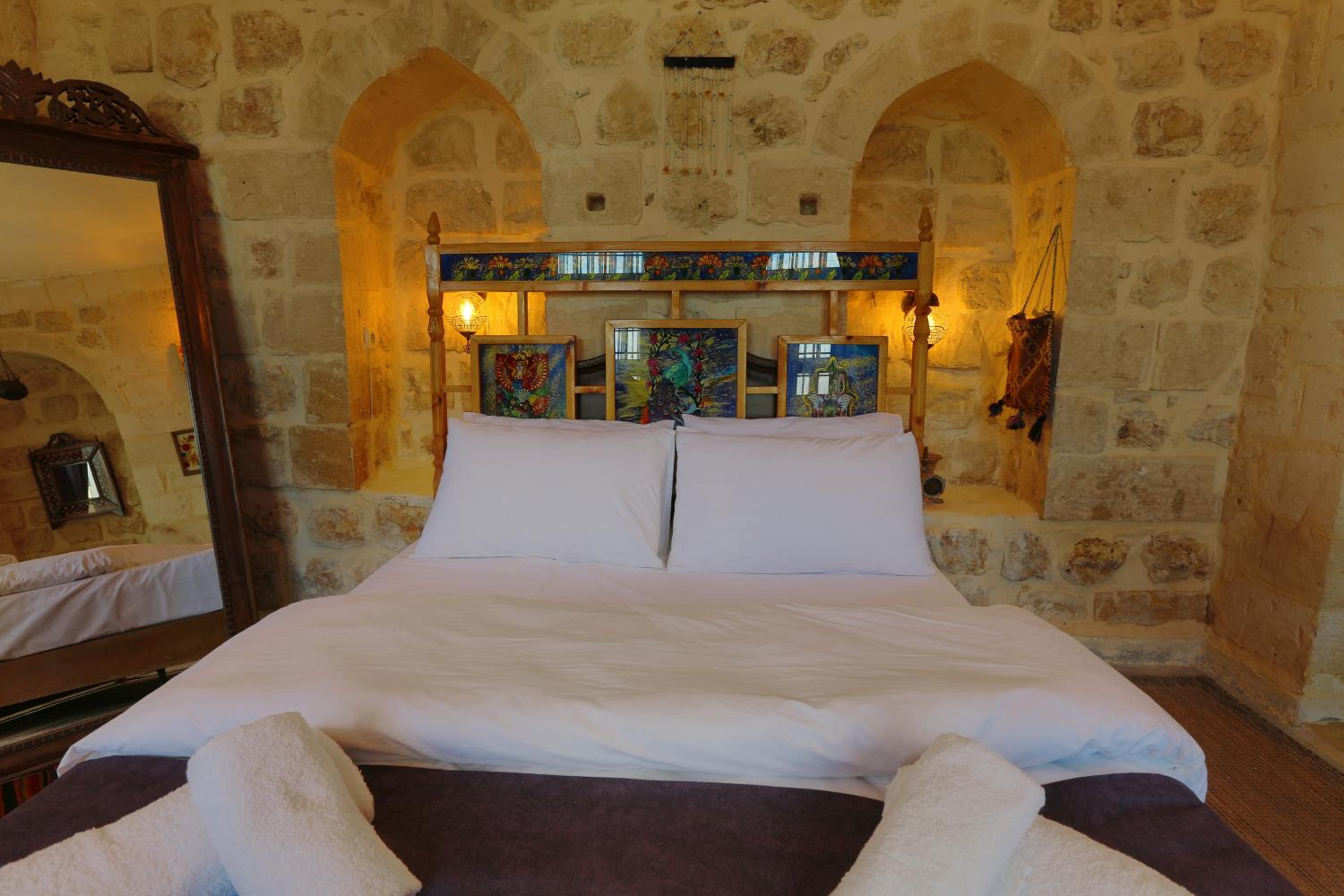 Deluxe King Room - Photo 1