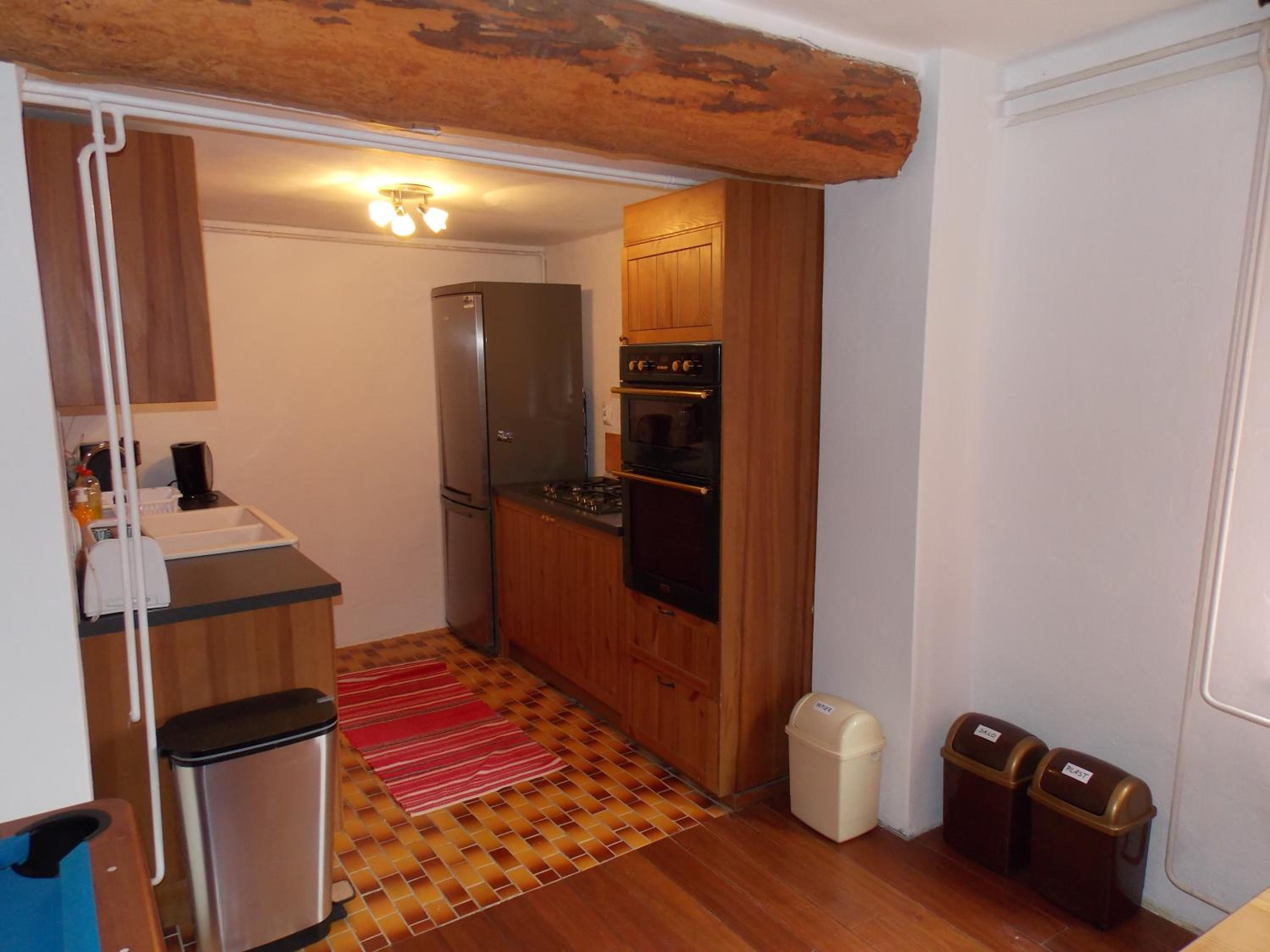 Five-Bedroom House photo 2