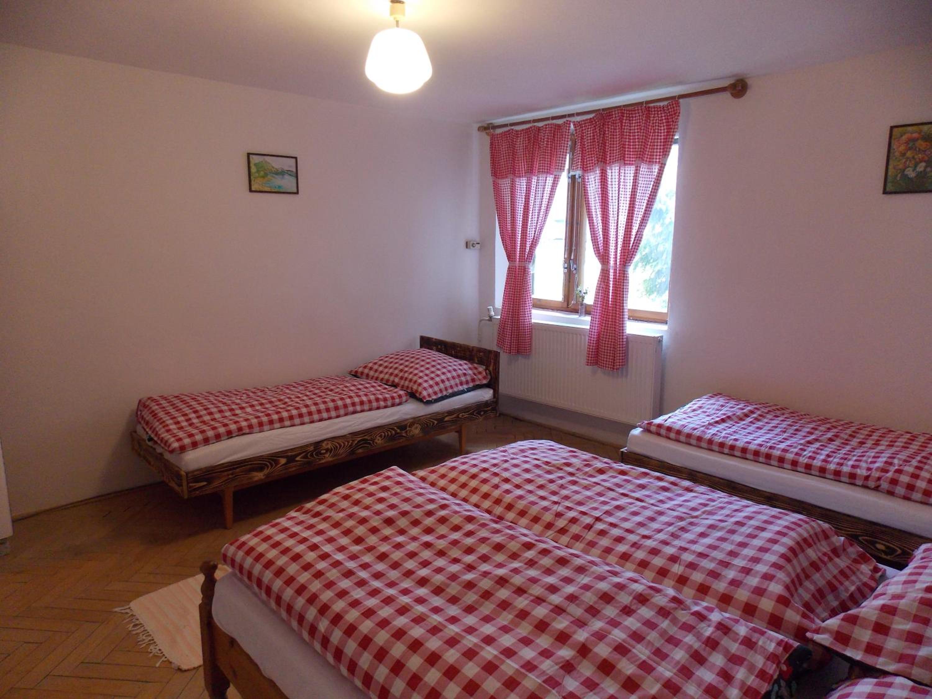 Five-Bedroom House photo 3