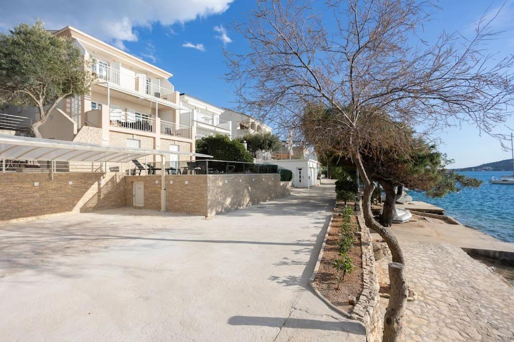 Villa photo 2