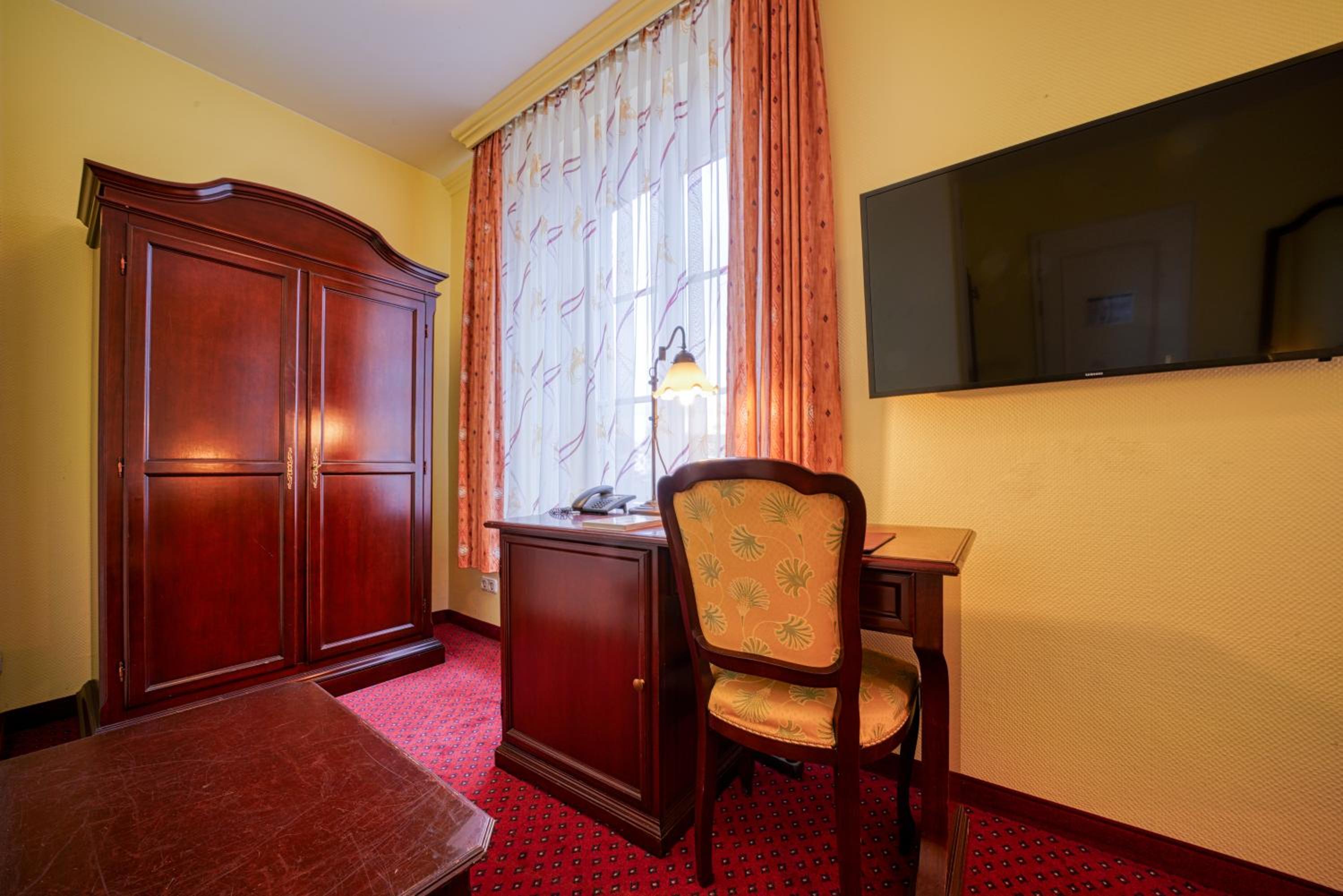 Double Room - Photo 6