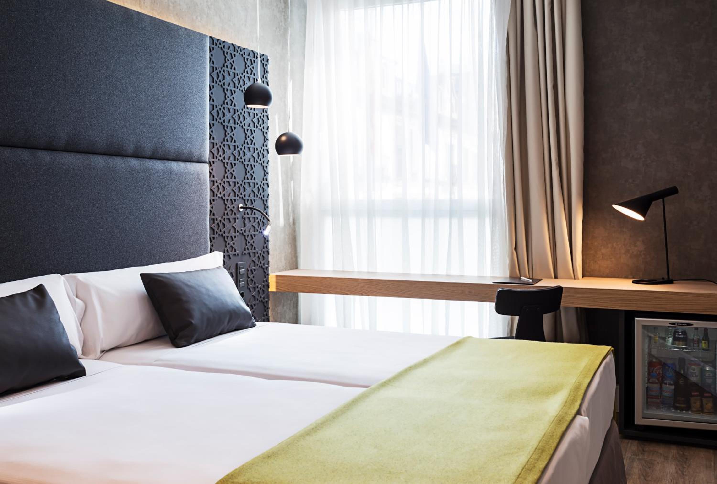 Premium Double Or Twin Room - Photo 7