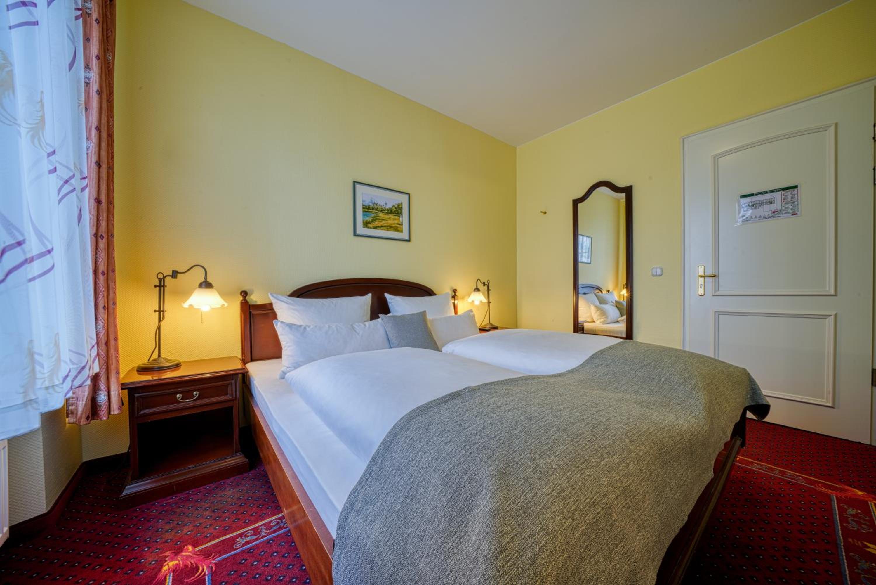 Double Room - Photo 8