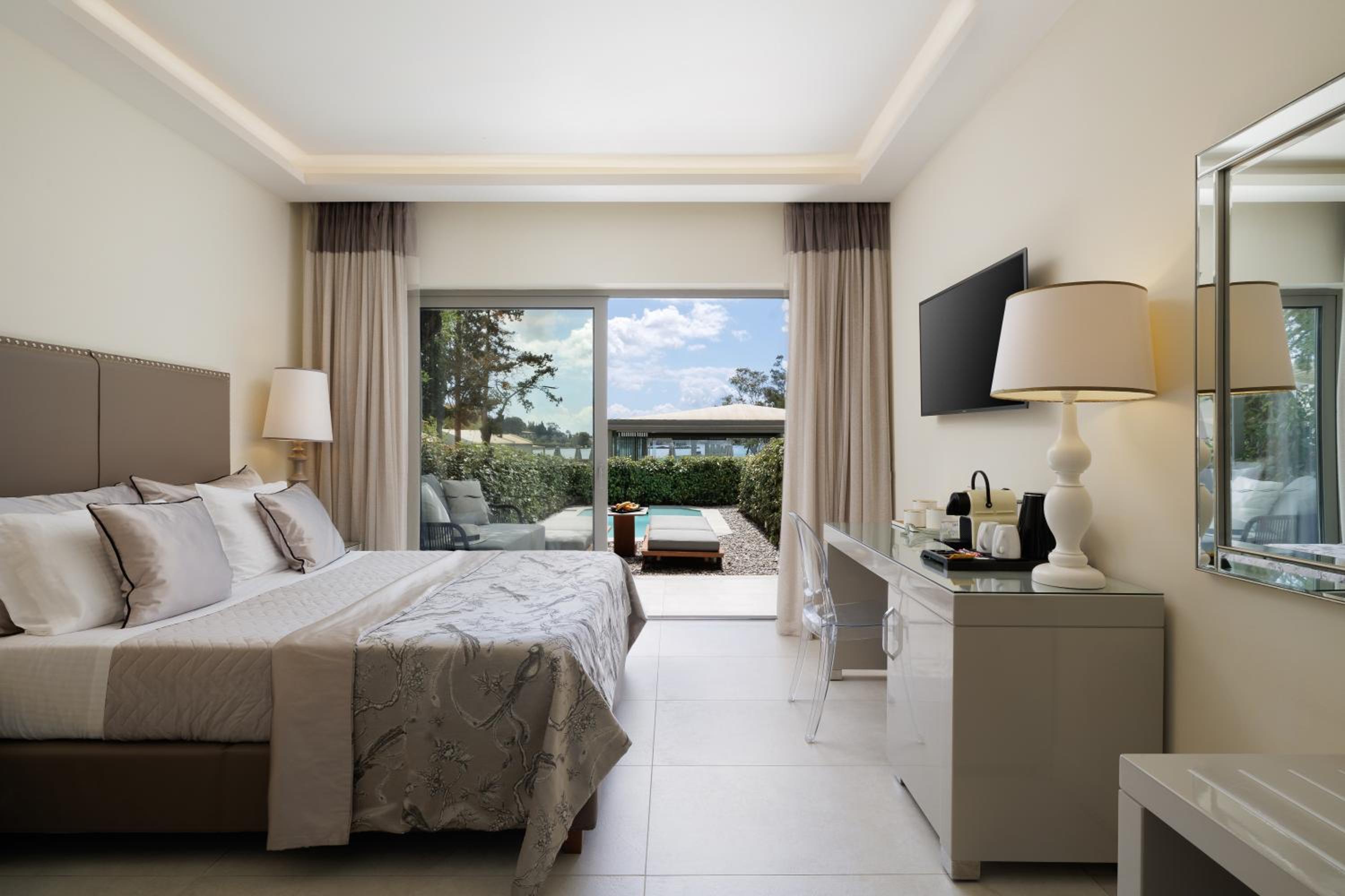 Deluxe Garden View with Private Pool