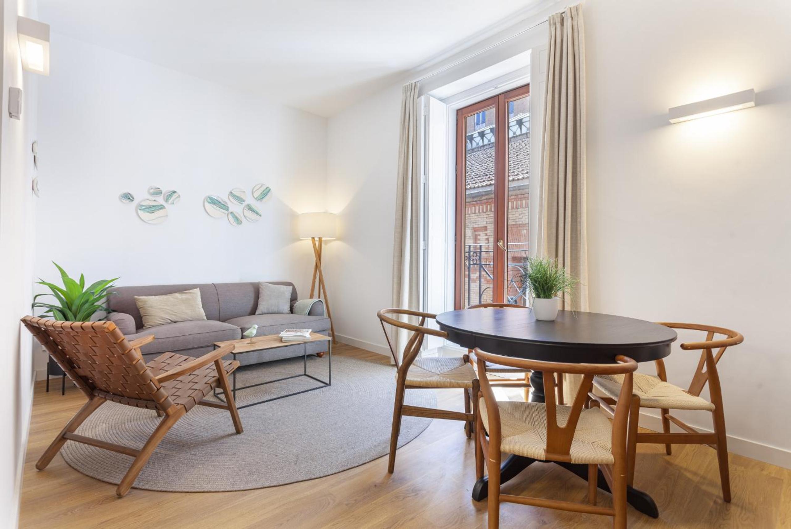 Tres habitaciones y dos baños III