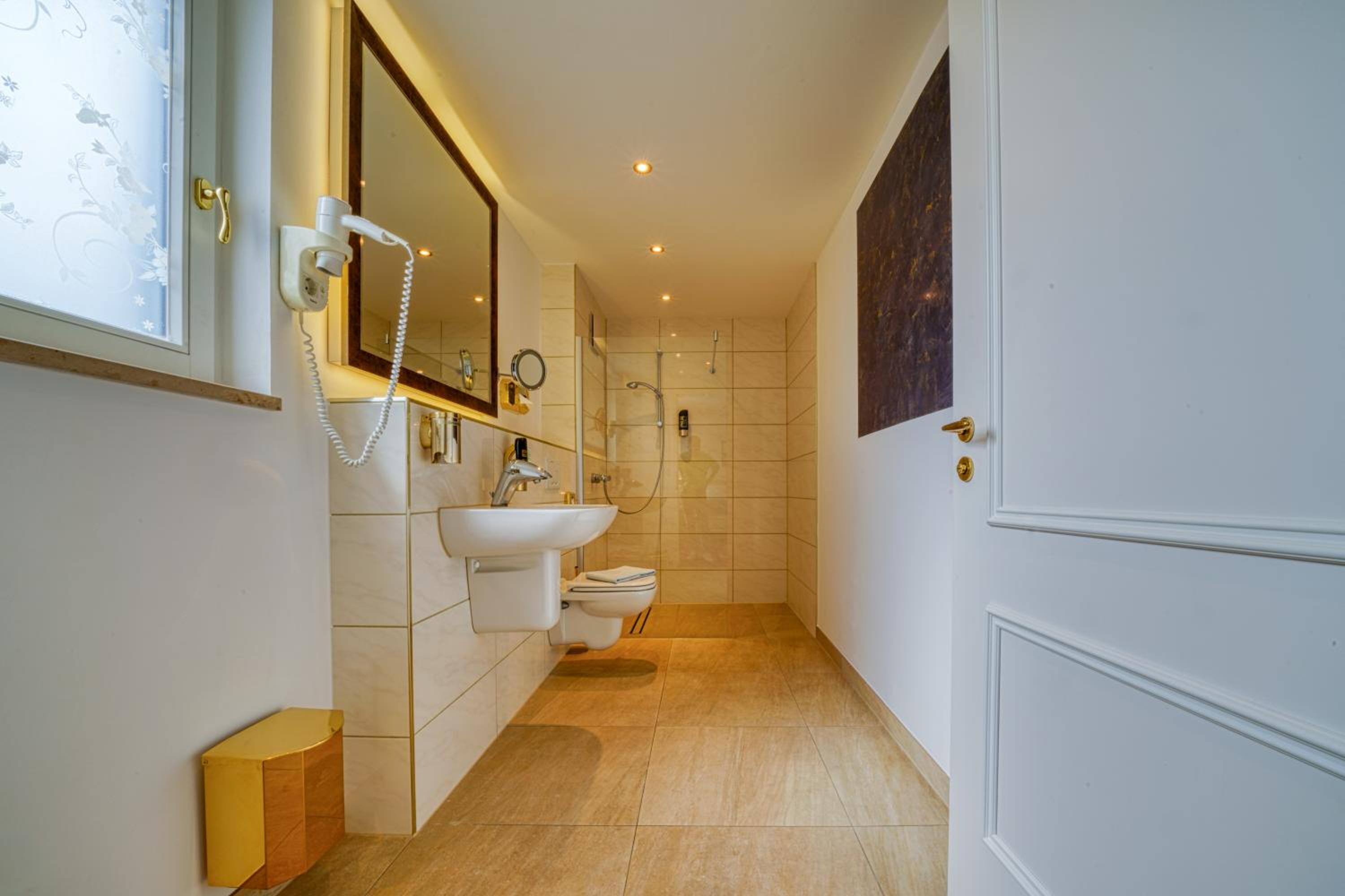Superior Double Room with Land View - Photo 10