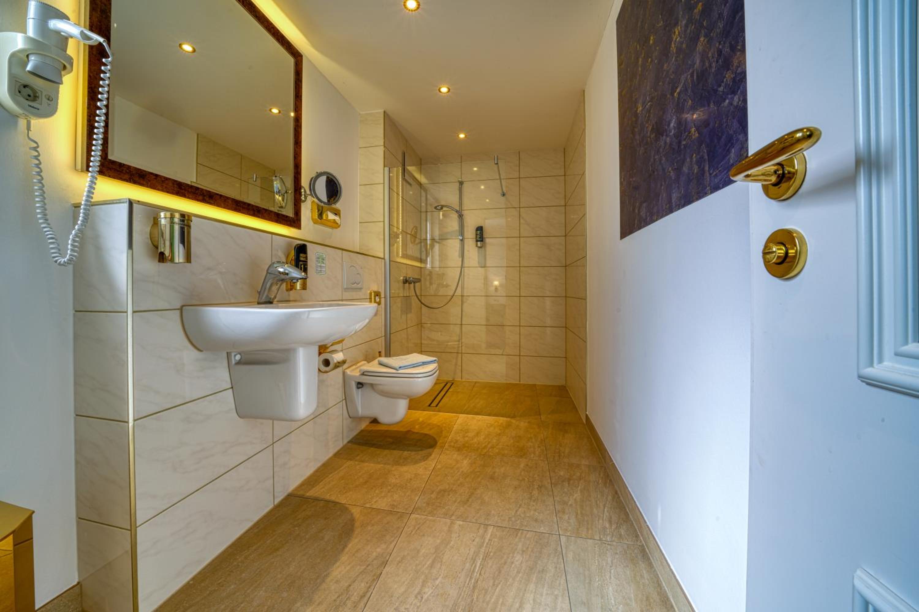 Superior Double Room with Land View - Photo 5