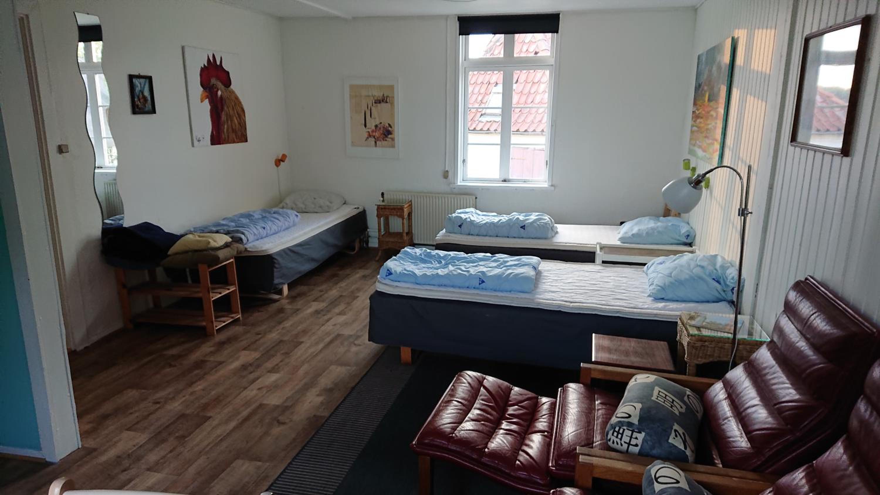 Economy Family Room - Photo 1