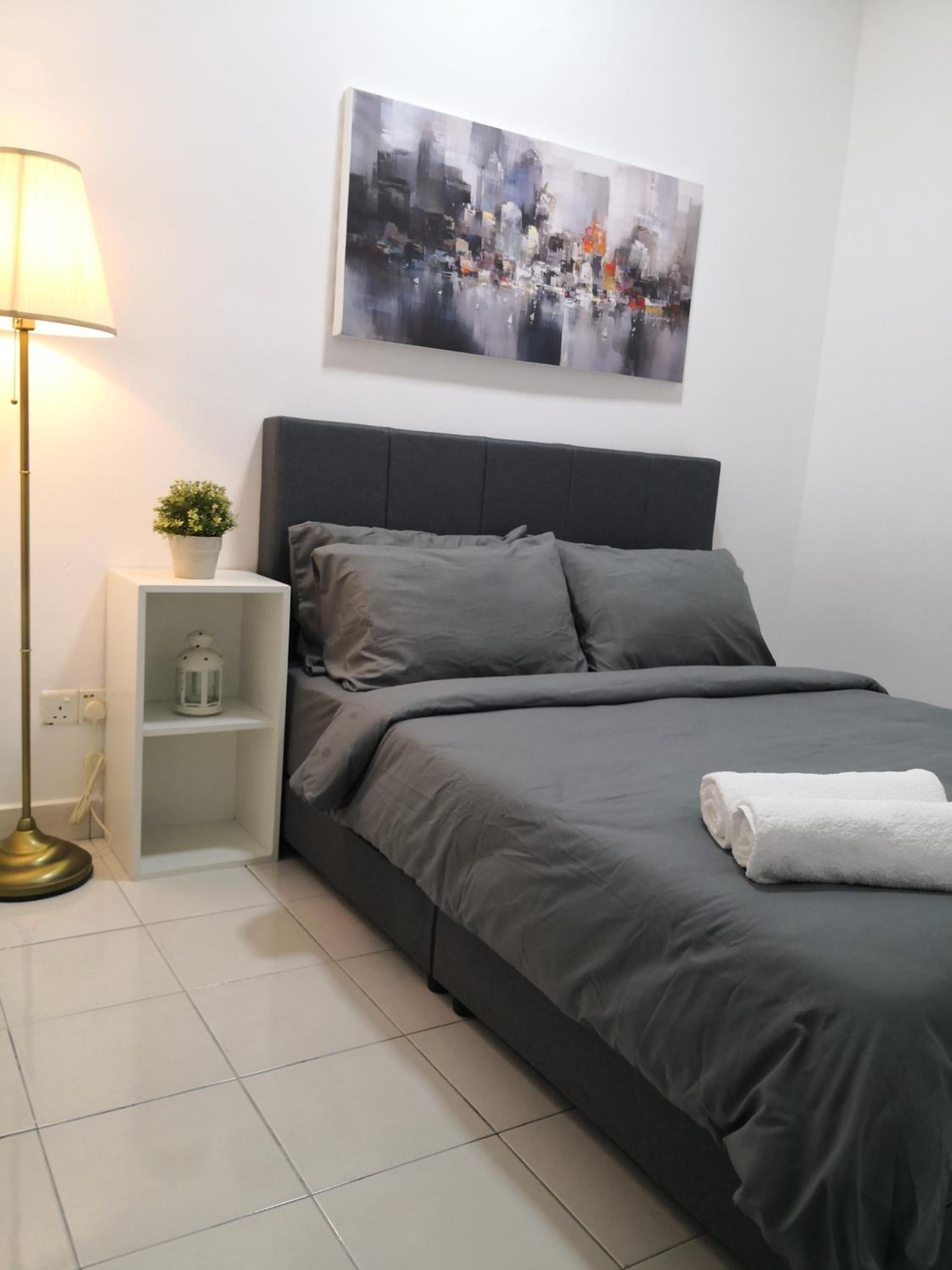 Three-Bedroom House photo 3