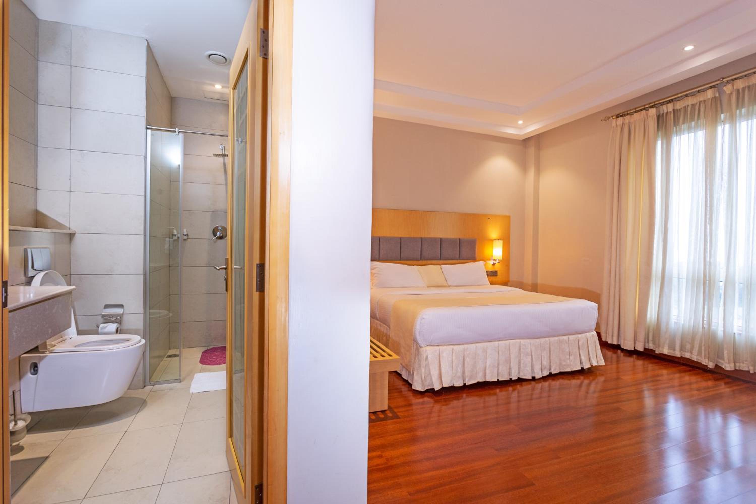 Deluxe Double Room - Photo 10