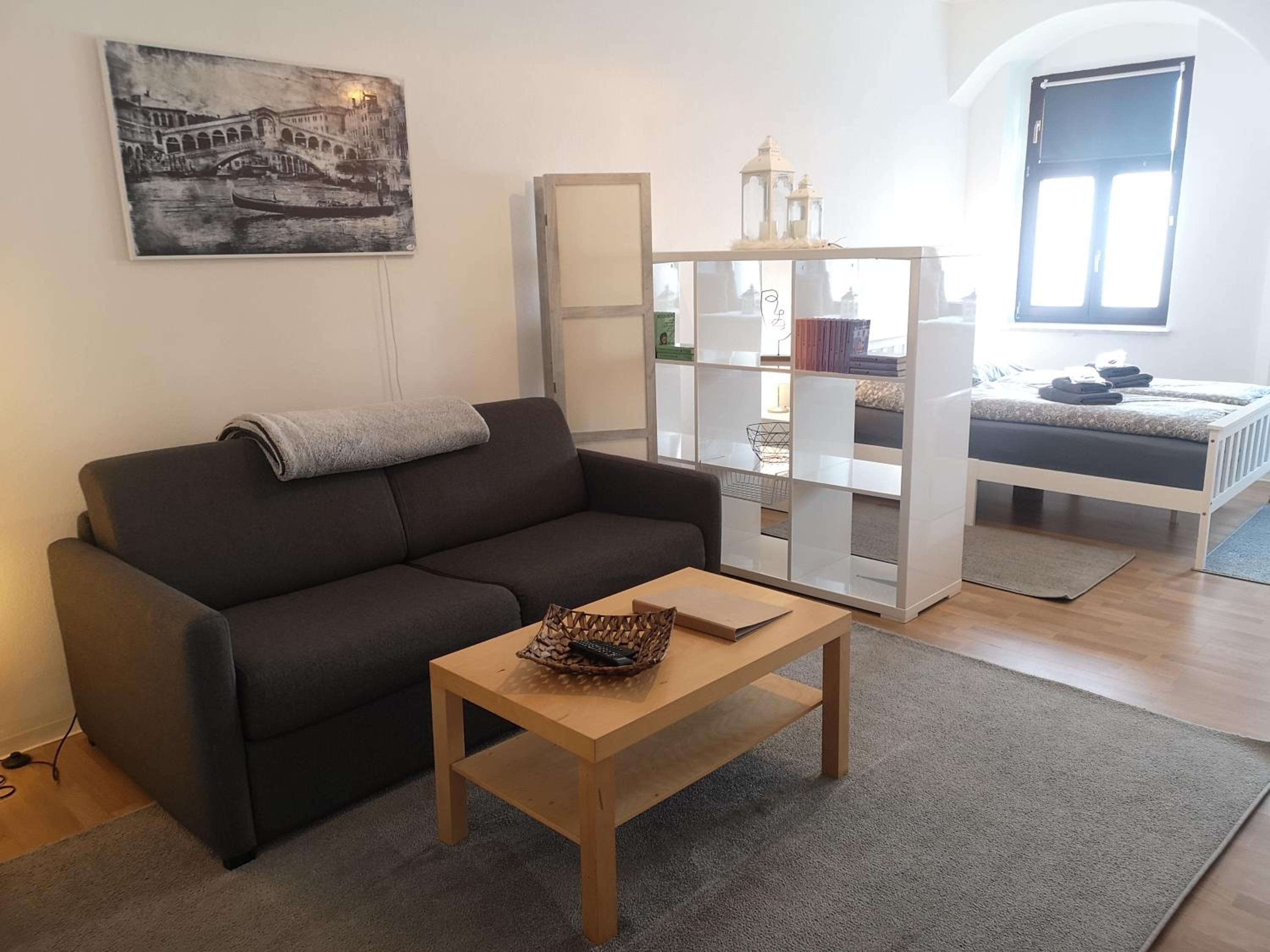 One-Bedroom Apartment photo 1