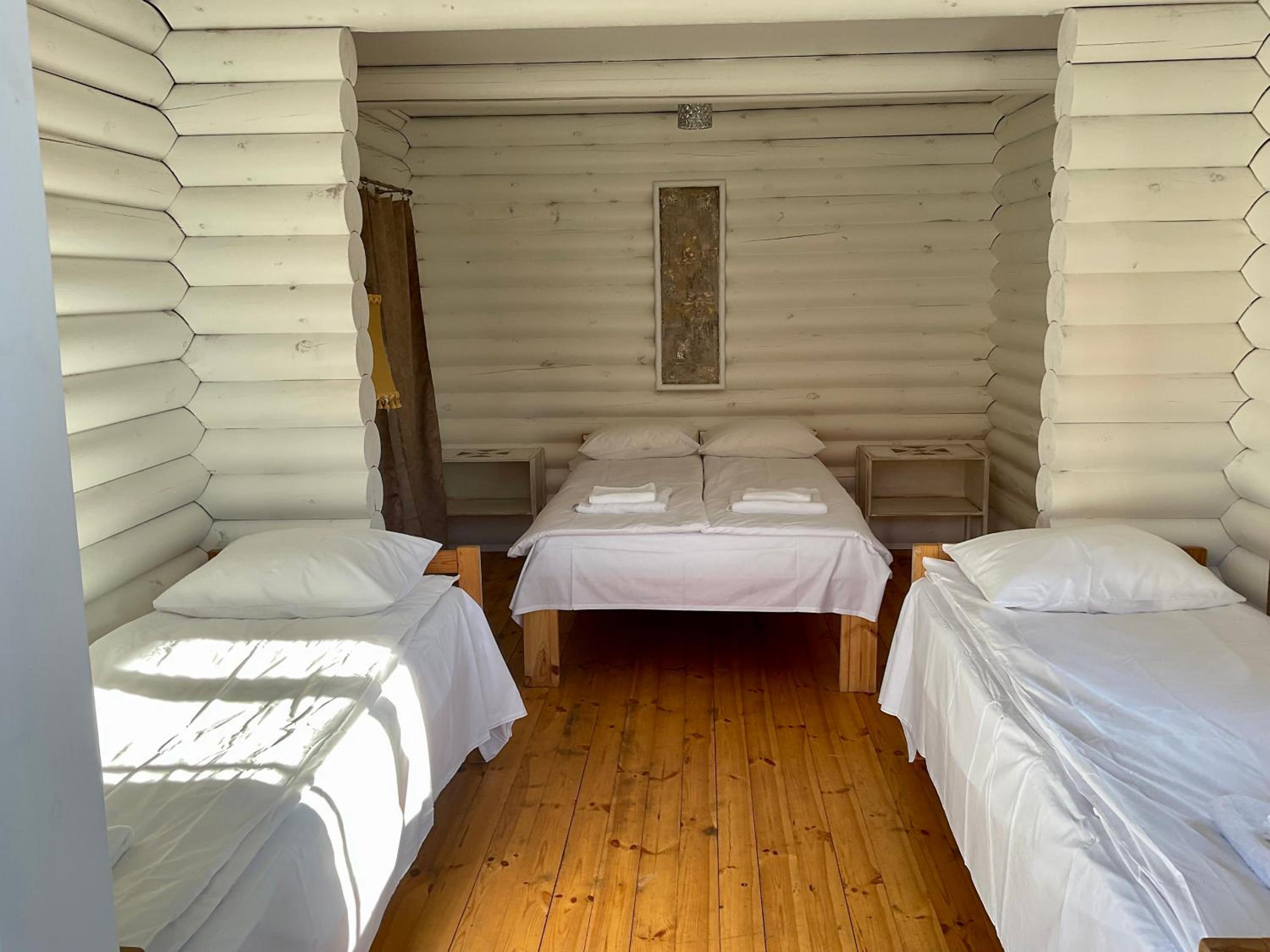 One-Bedroom Bungalow with Shared Bathroom