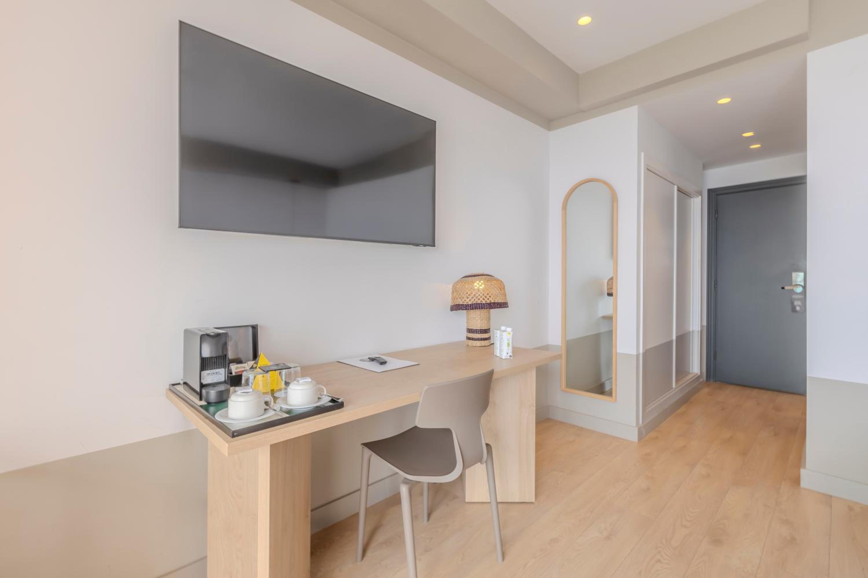 Superior Double or Twin Room with Sea View - Photo 15