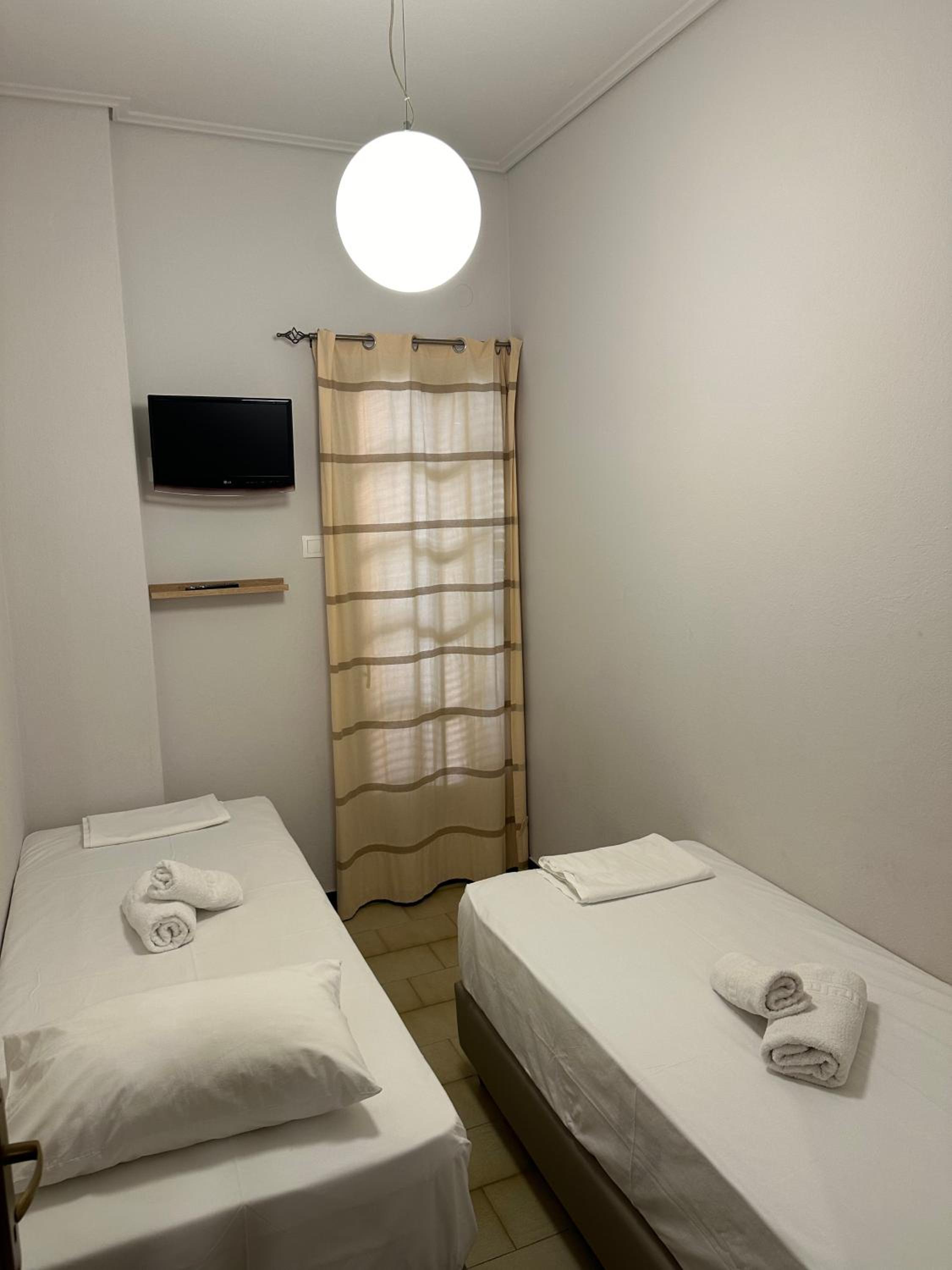 Apartment with Terrace - Photo 11