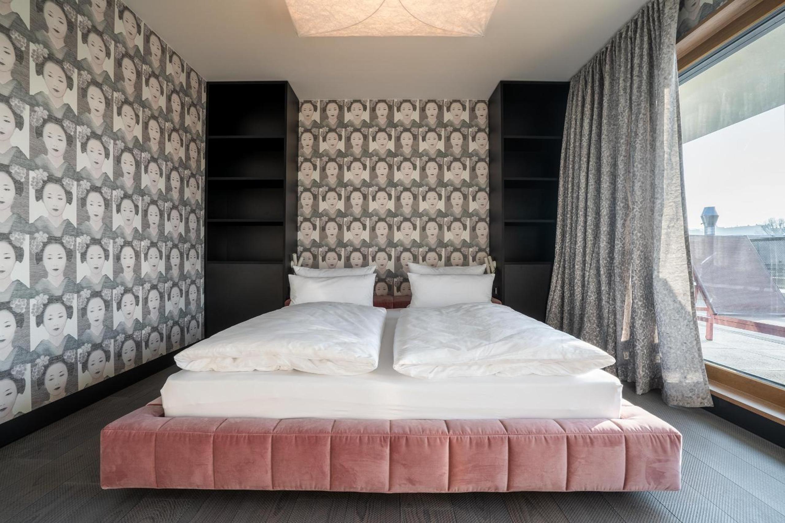 Suite Big in Japan - Photo 8