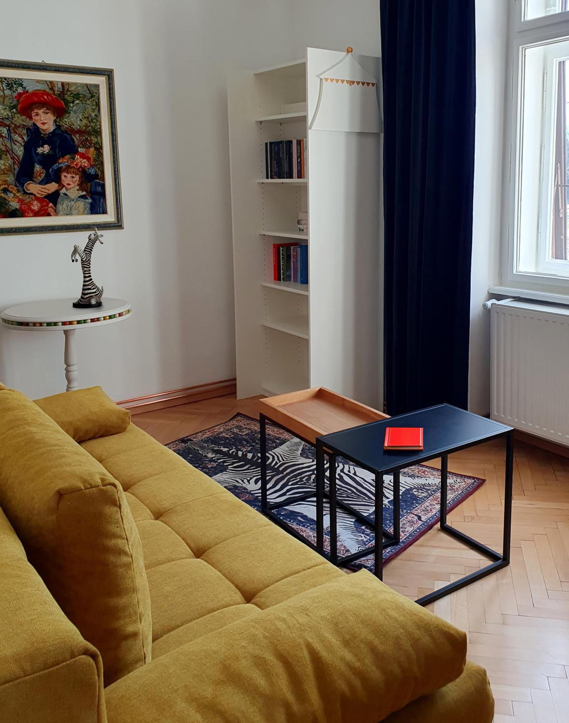 One-Bedroom Apartment photo 1