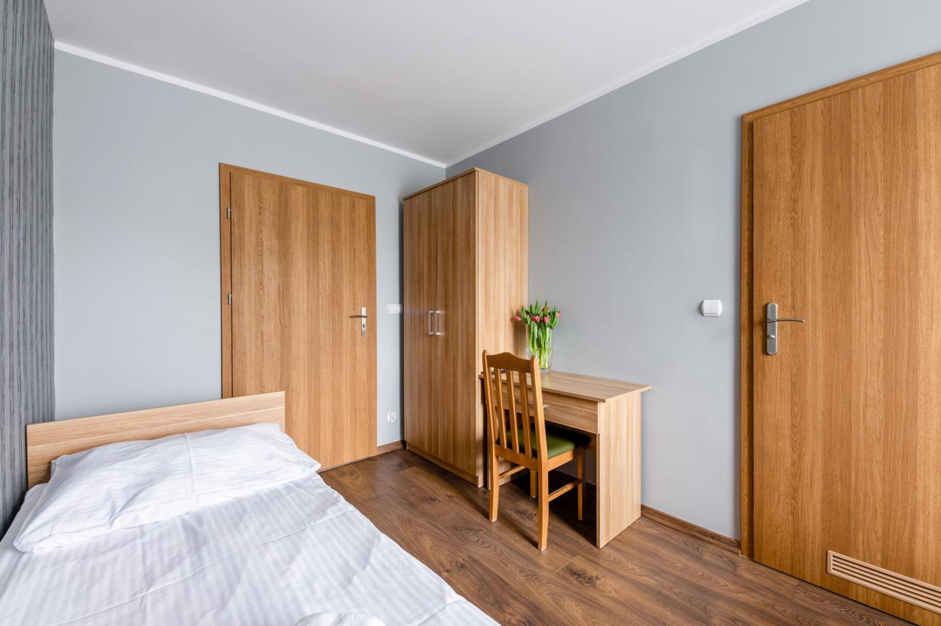 Twin Room - Photo 7