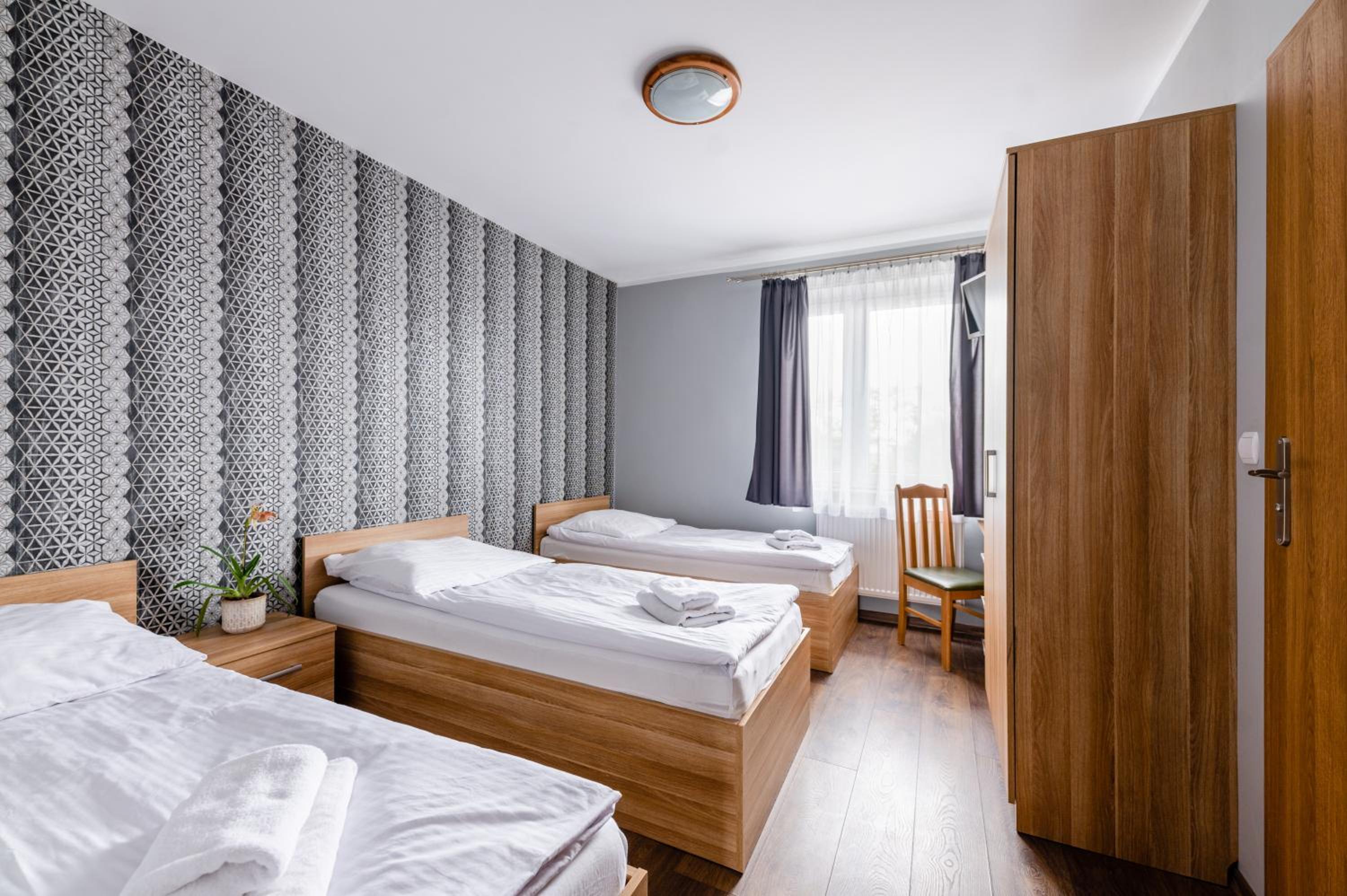 Triple Room - Photo 7