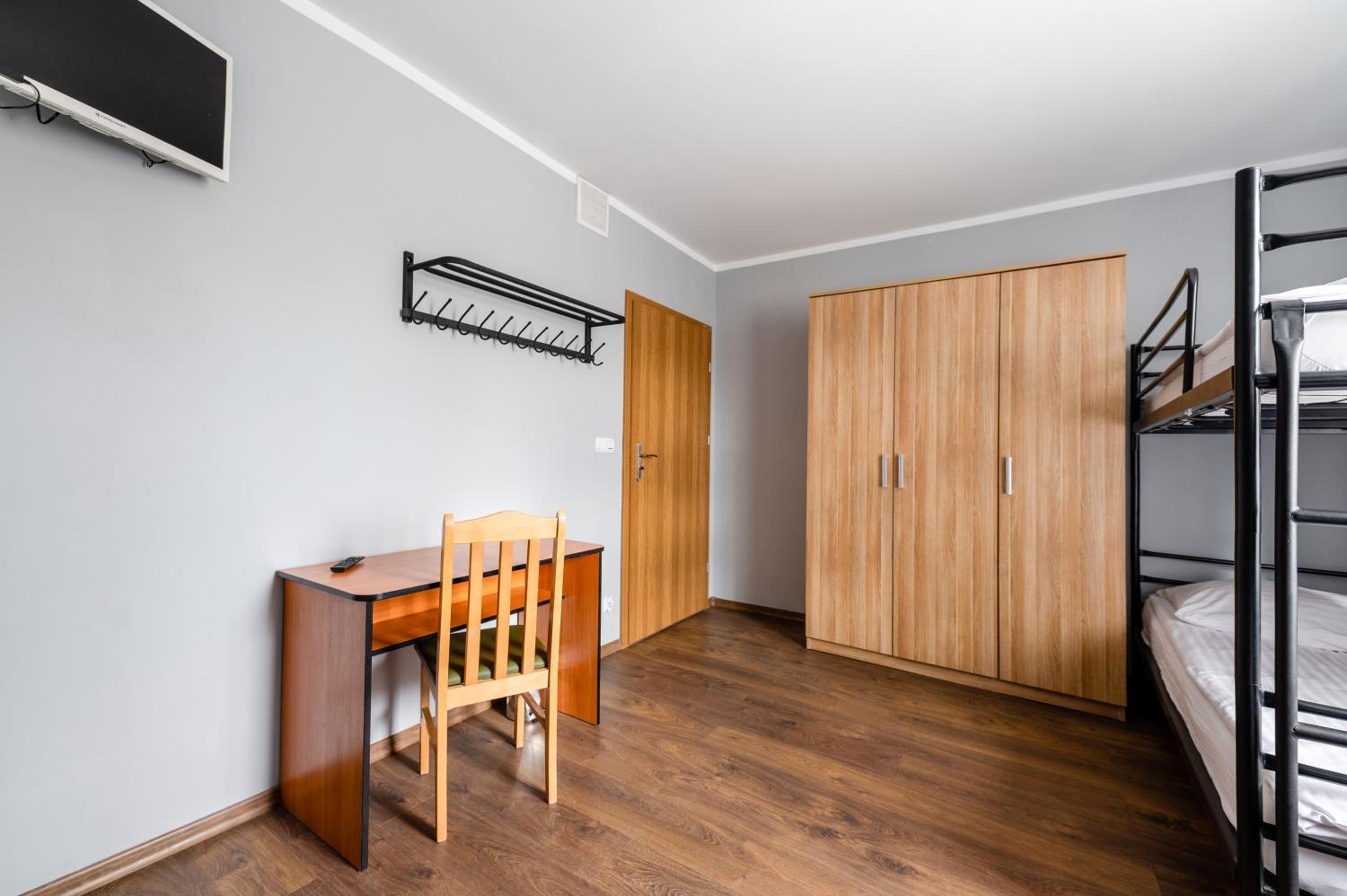 6-Bed Mixed Dormitory Room photo 2