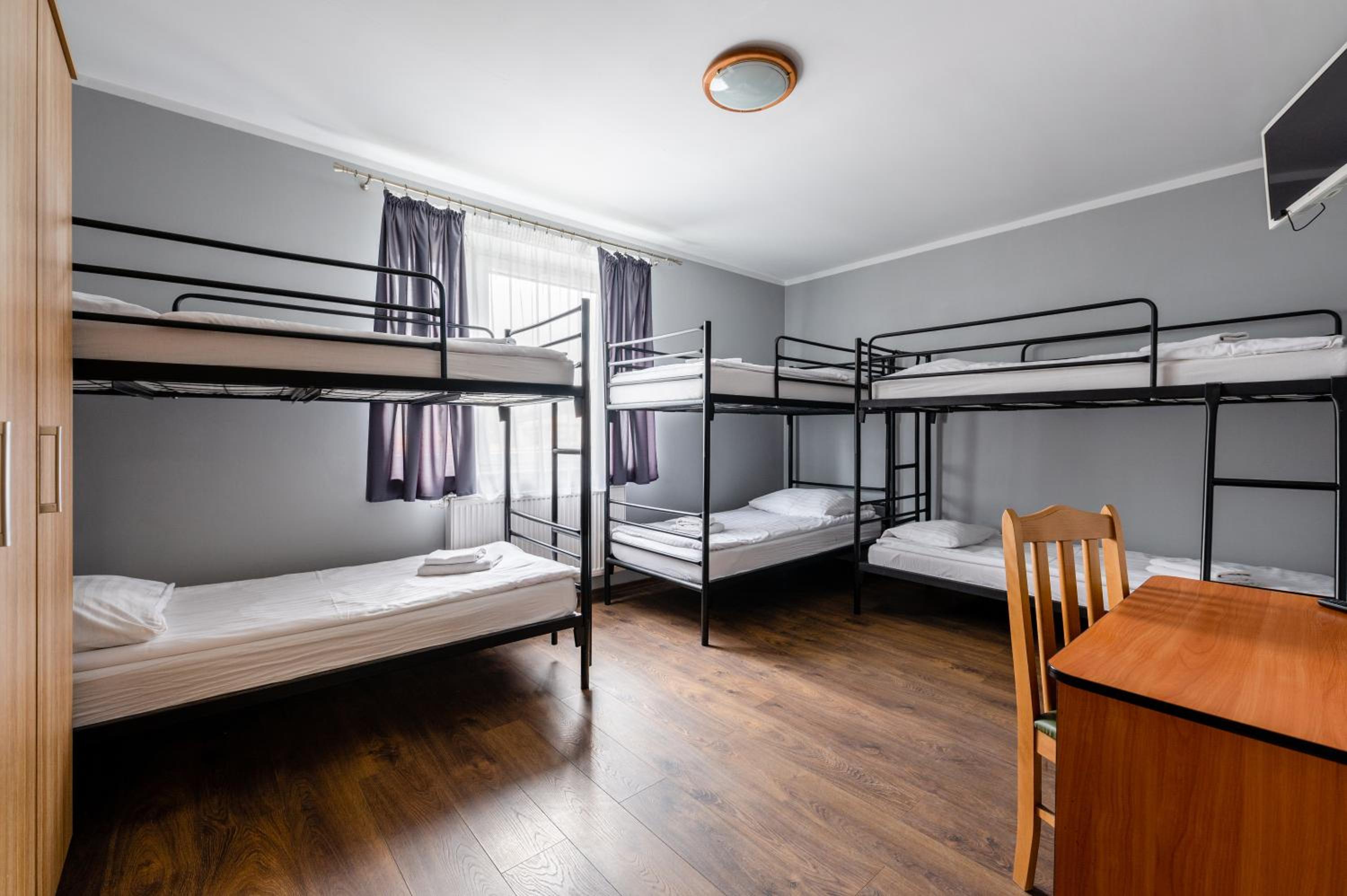6-Bed Mixed Dormitory Room photo 1