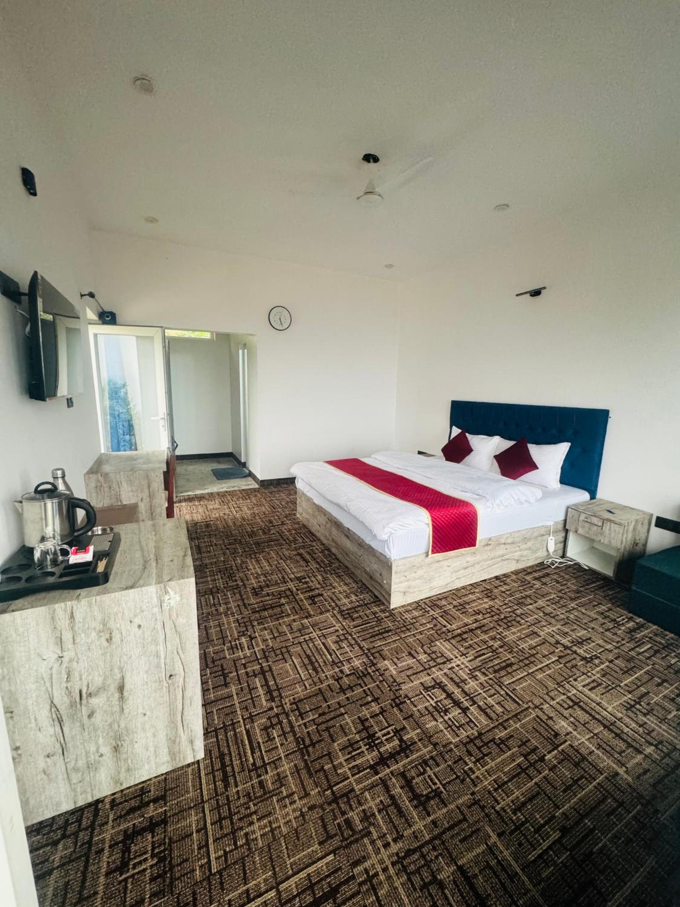 King Room with Mountain View photo 1
