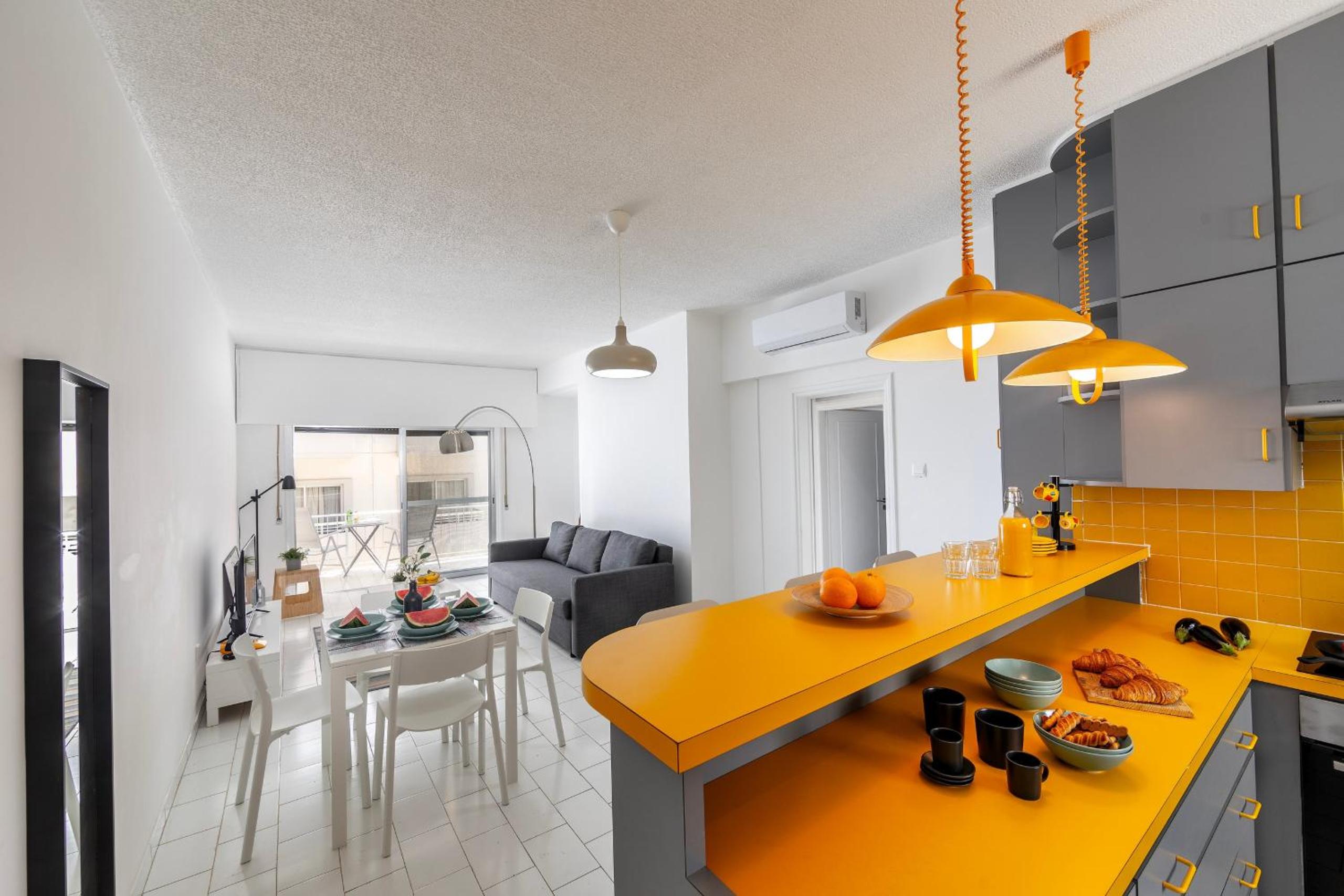 Apartment with Balcony photo 1