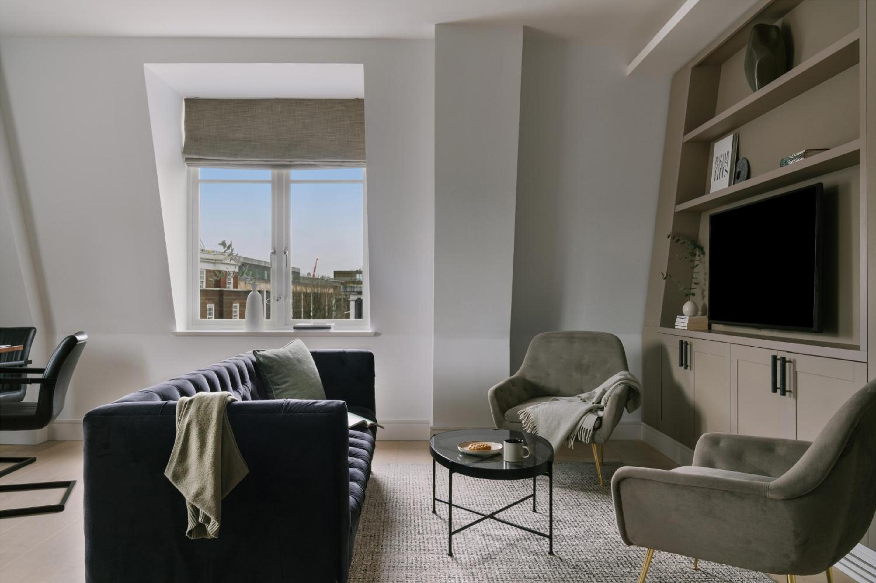 Three-Bedroom Apartment photo 1