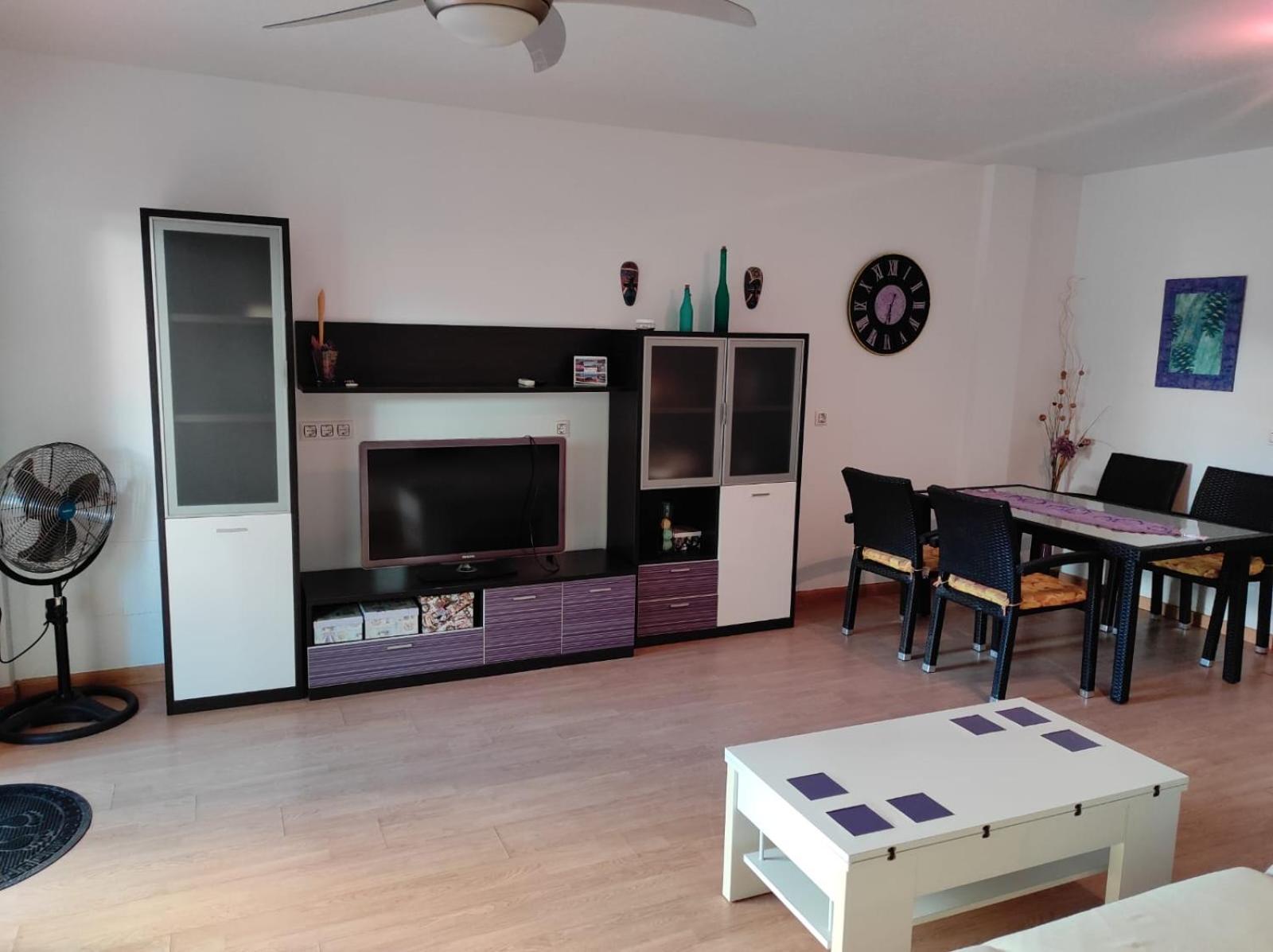 One-Bedroom House photo 2