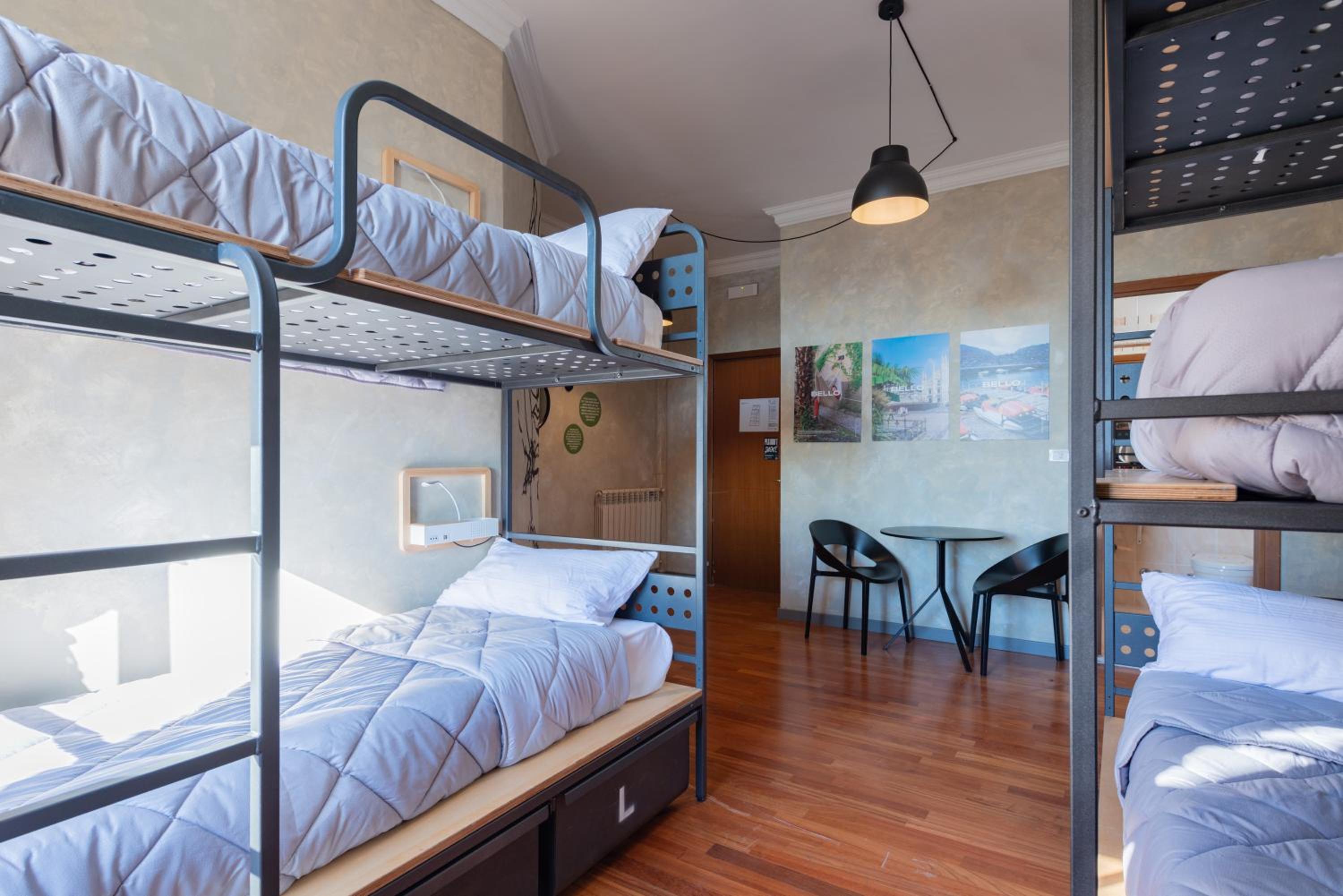 Quadruple Room with Private Bathroom photo 3