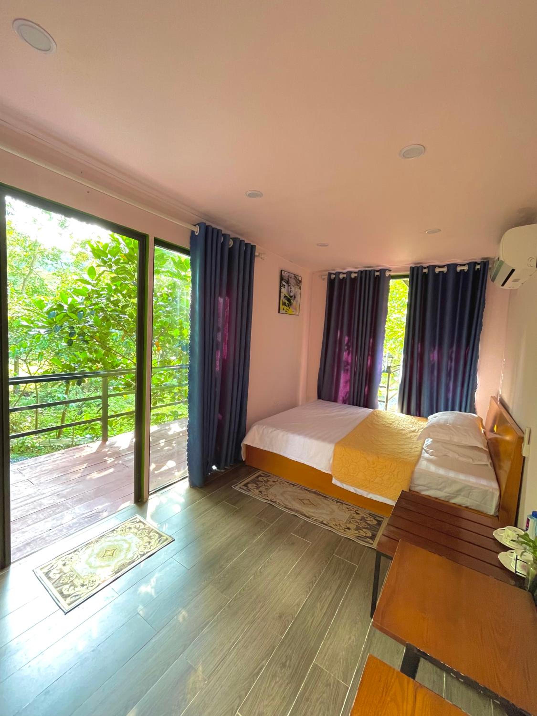 Bungalow with Garden View photo 2