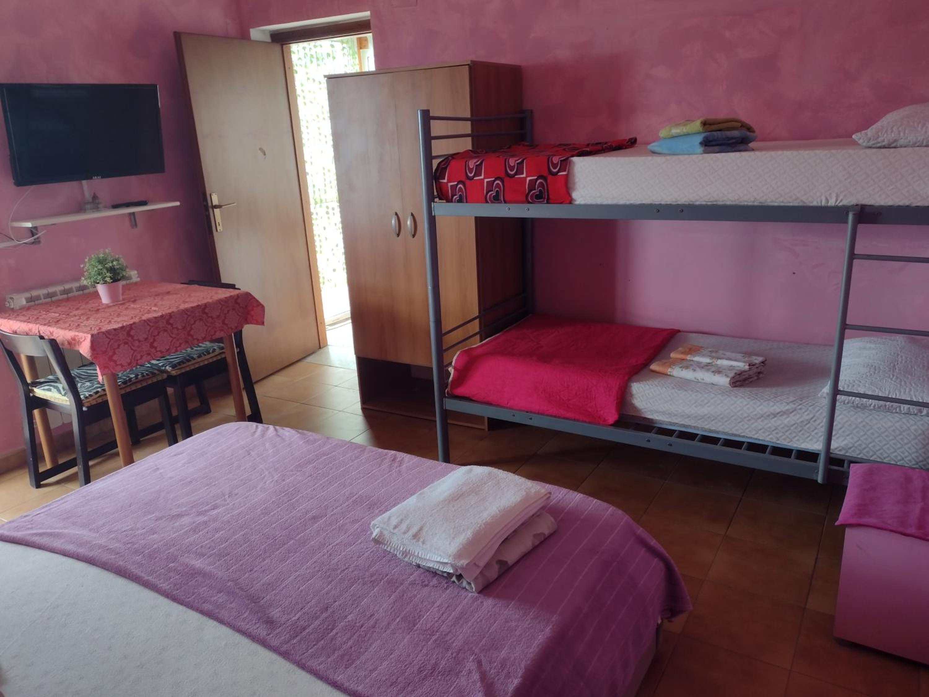 Studio Apartment photo 1