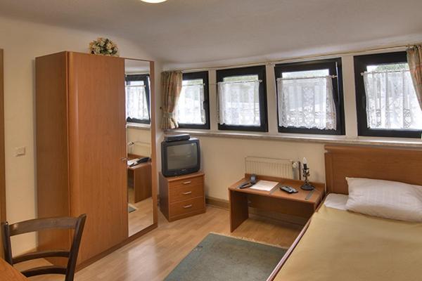 Single Room photo 2