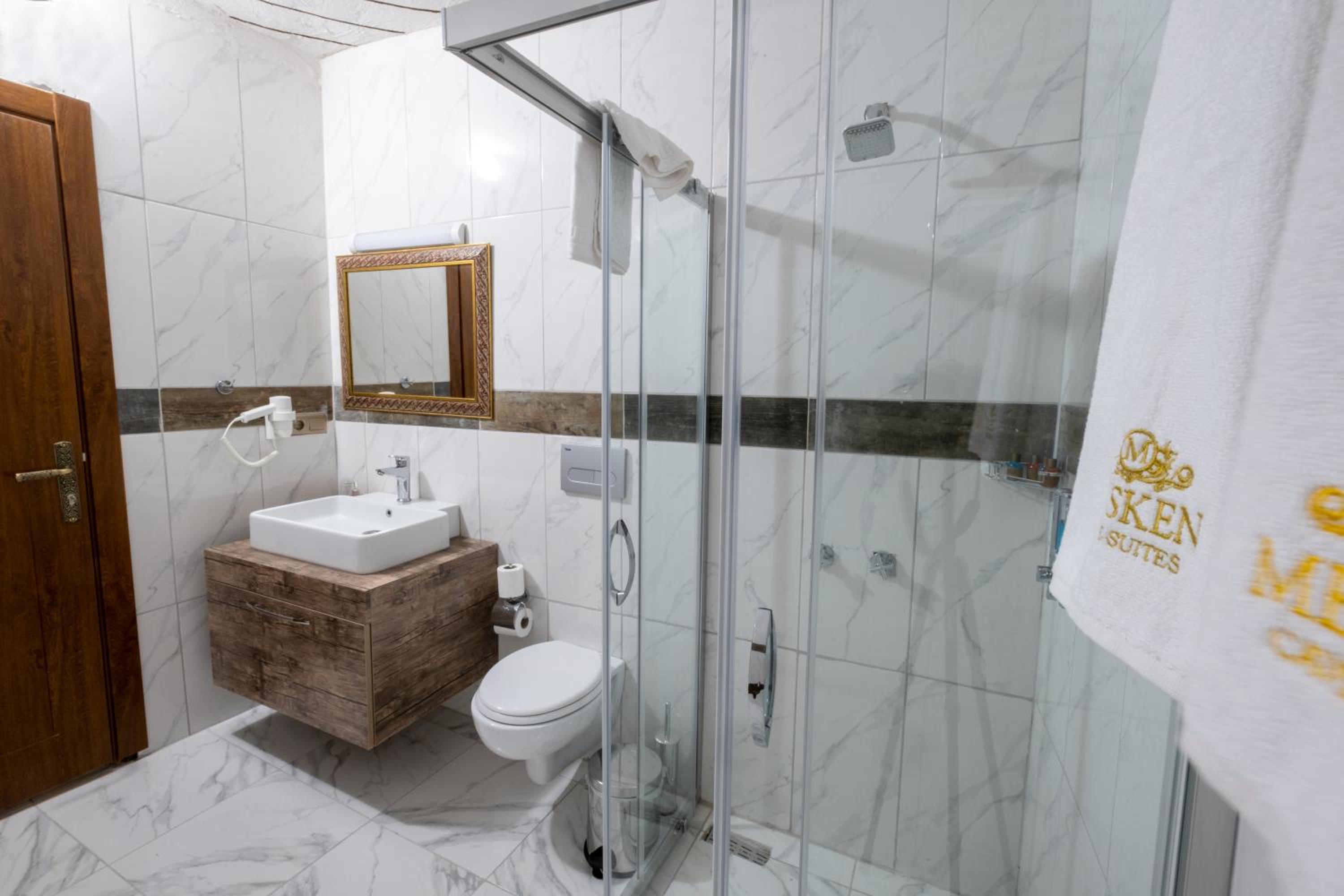 Standard Double or Twin Room - Photo 5