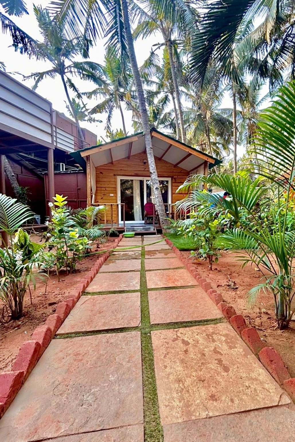 Bungalow with Garden View photo 2