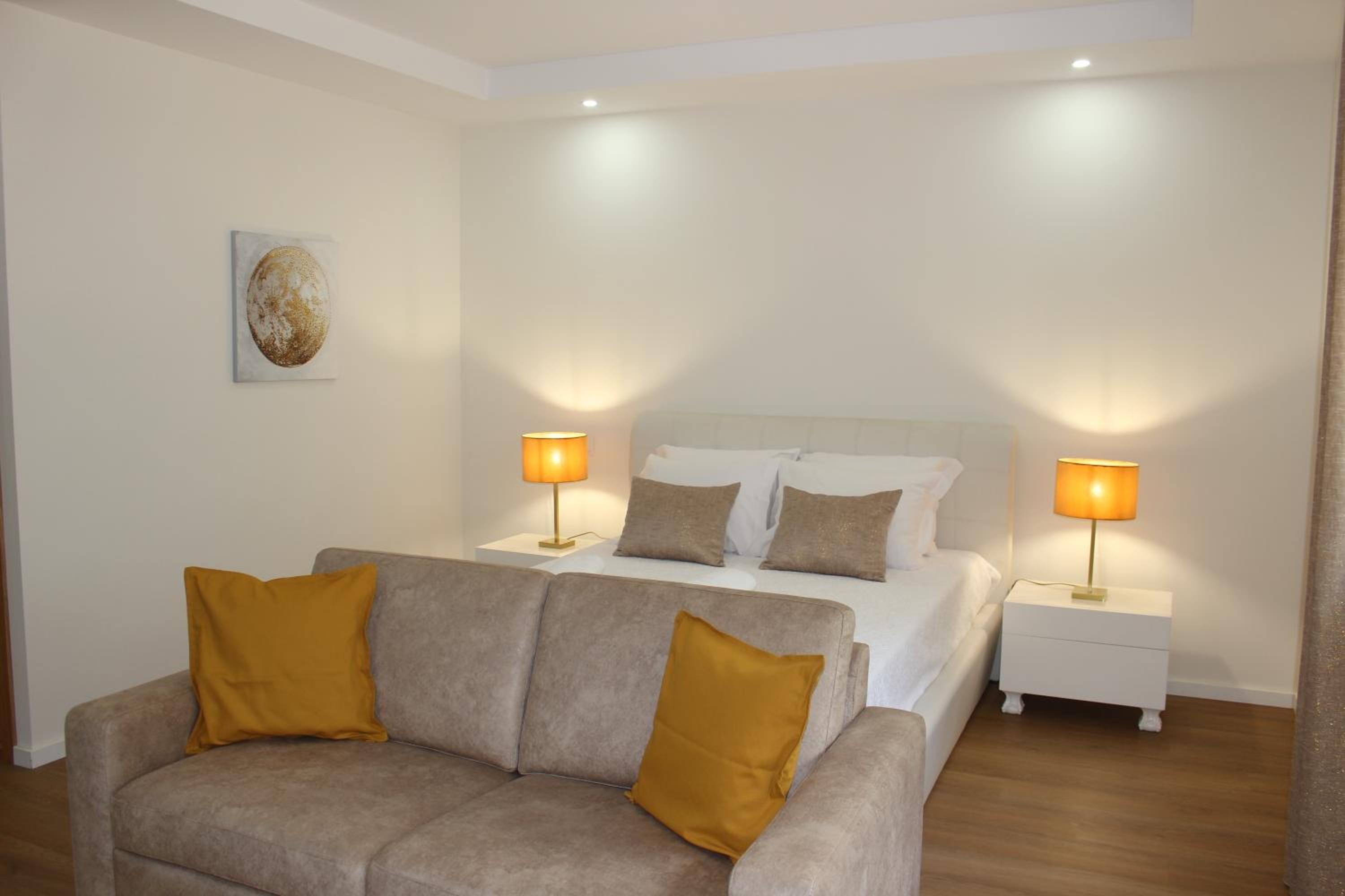 Queen Room photo 1