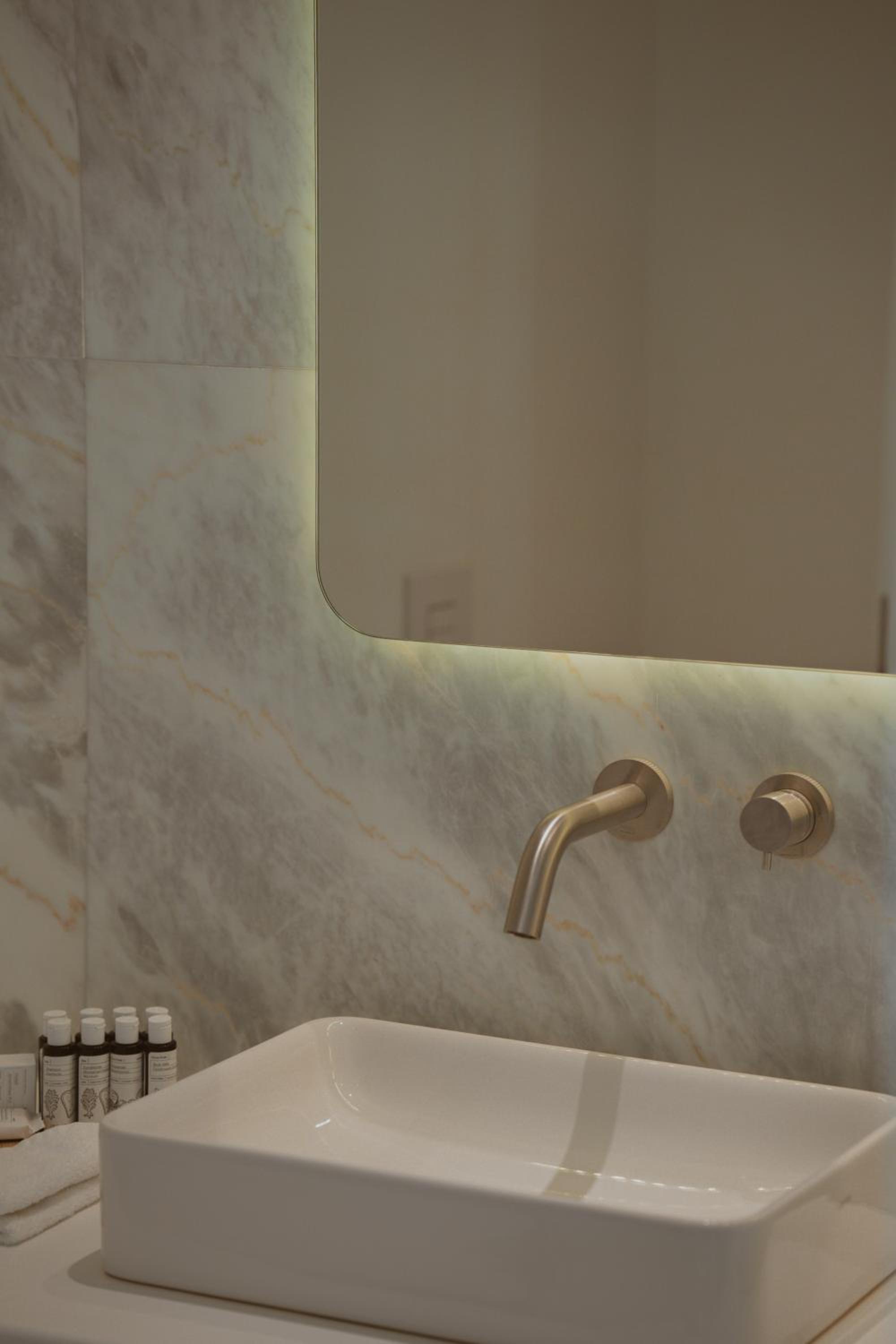Junior Suite with Private Heated Pool - Photo 9