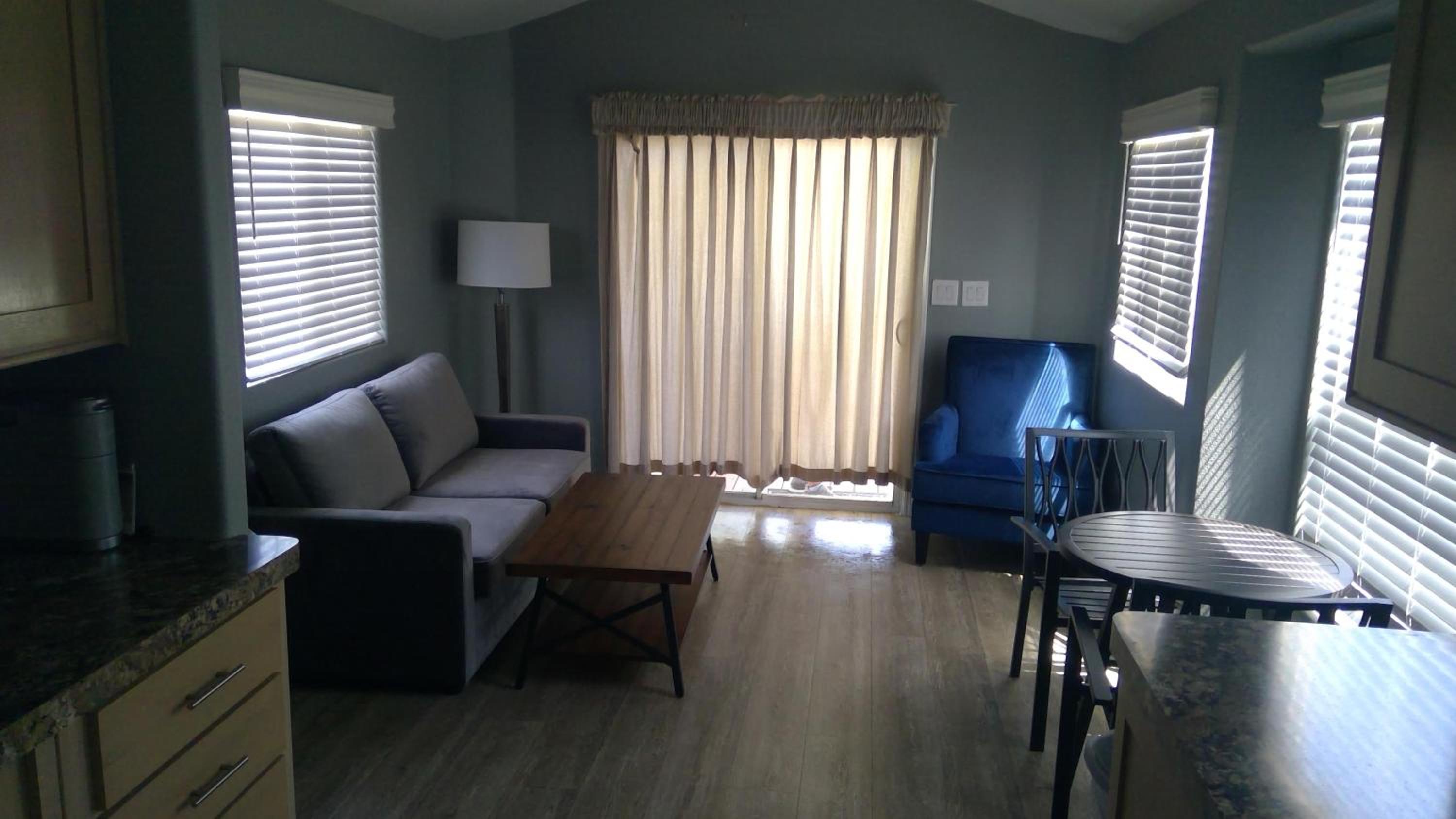 One-Bedroom House photo 2