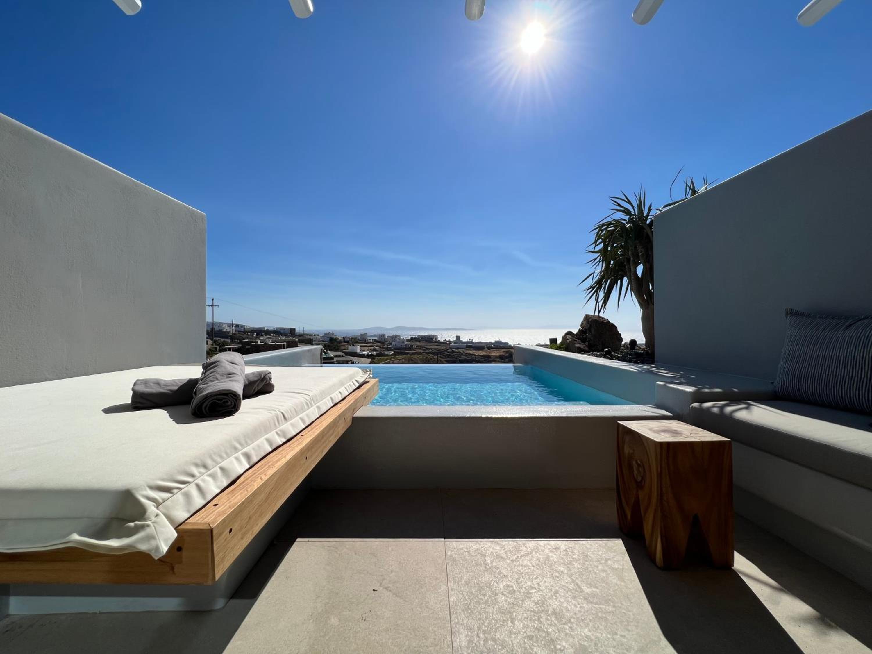 Junior Suite with Private Heated Pool - Photo 18