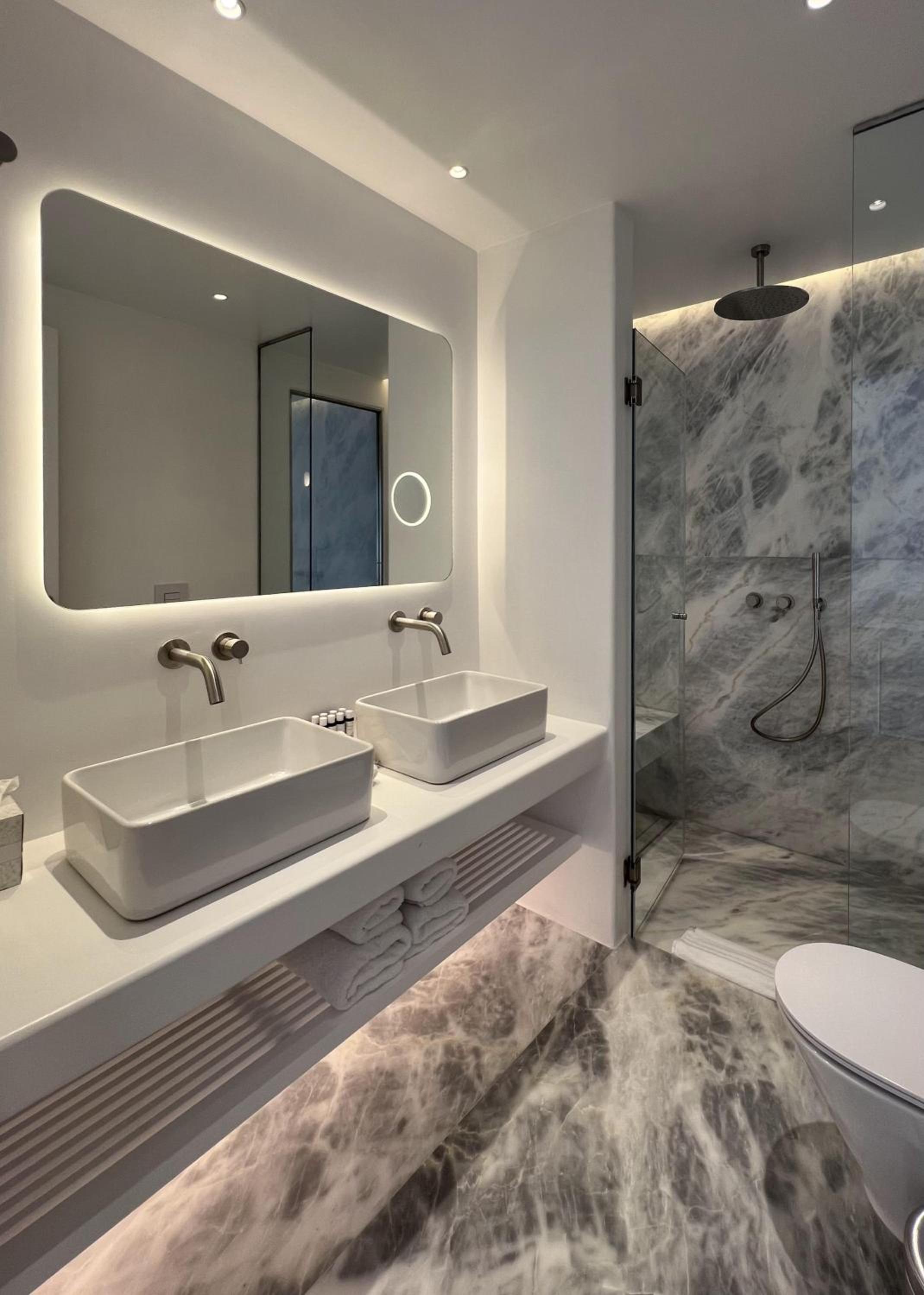 Junior Suite with Private Heated Pool - Photo 8