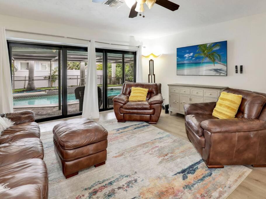 Four-Bedroom House photo 2