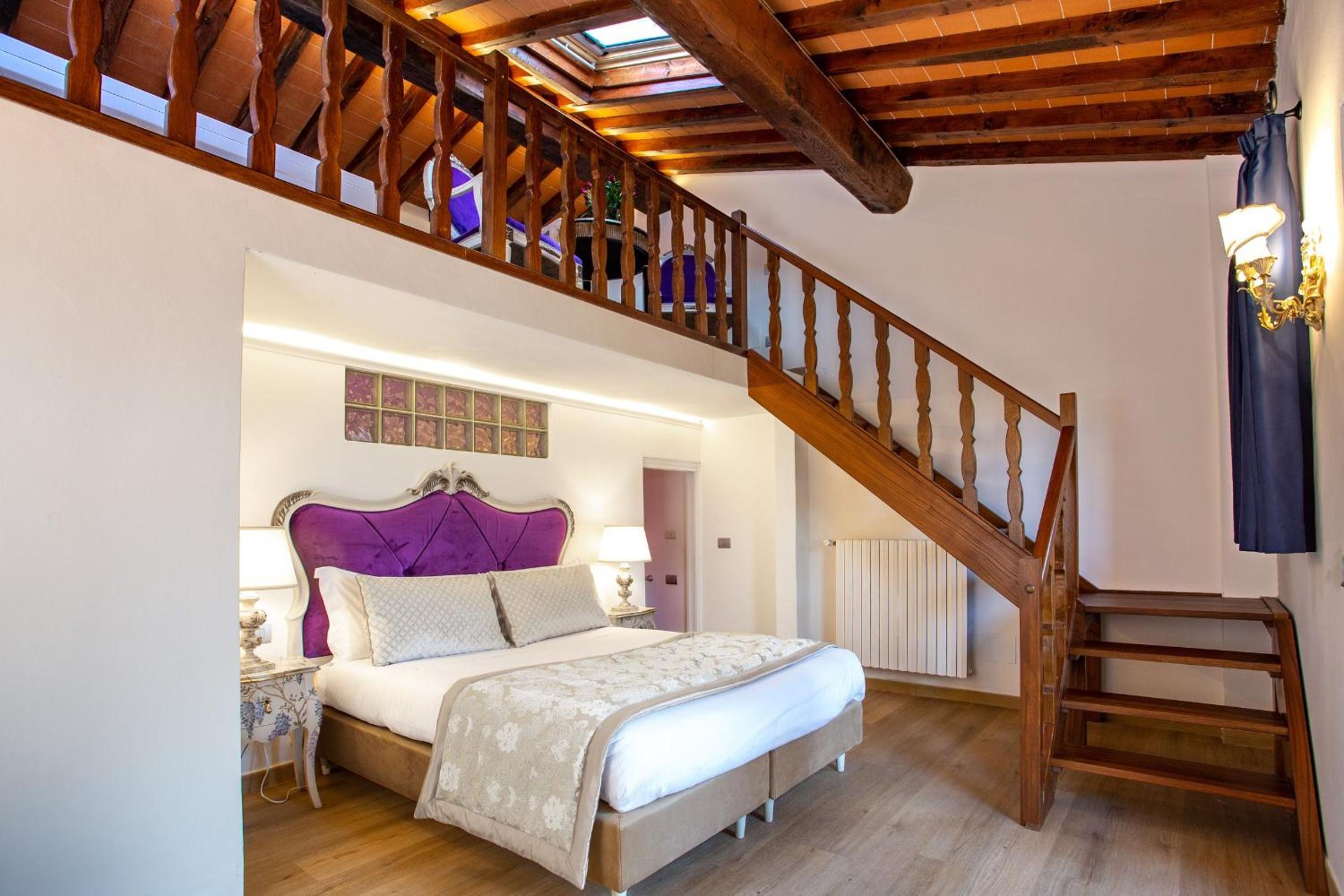 Queen Suite with Spa Bath - Photo 1