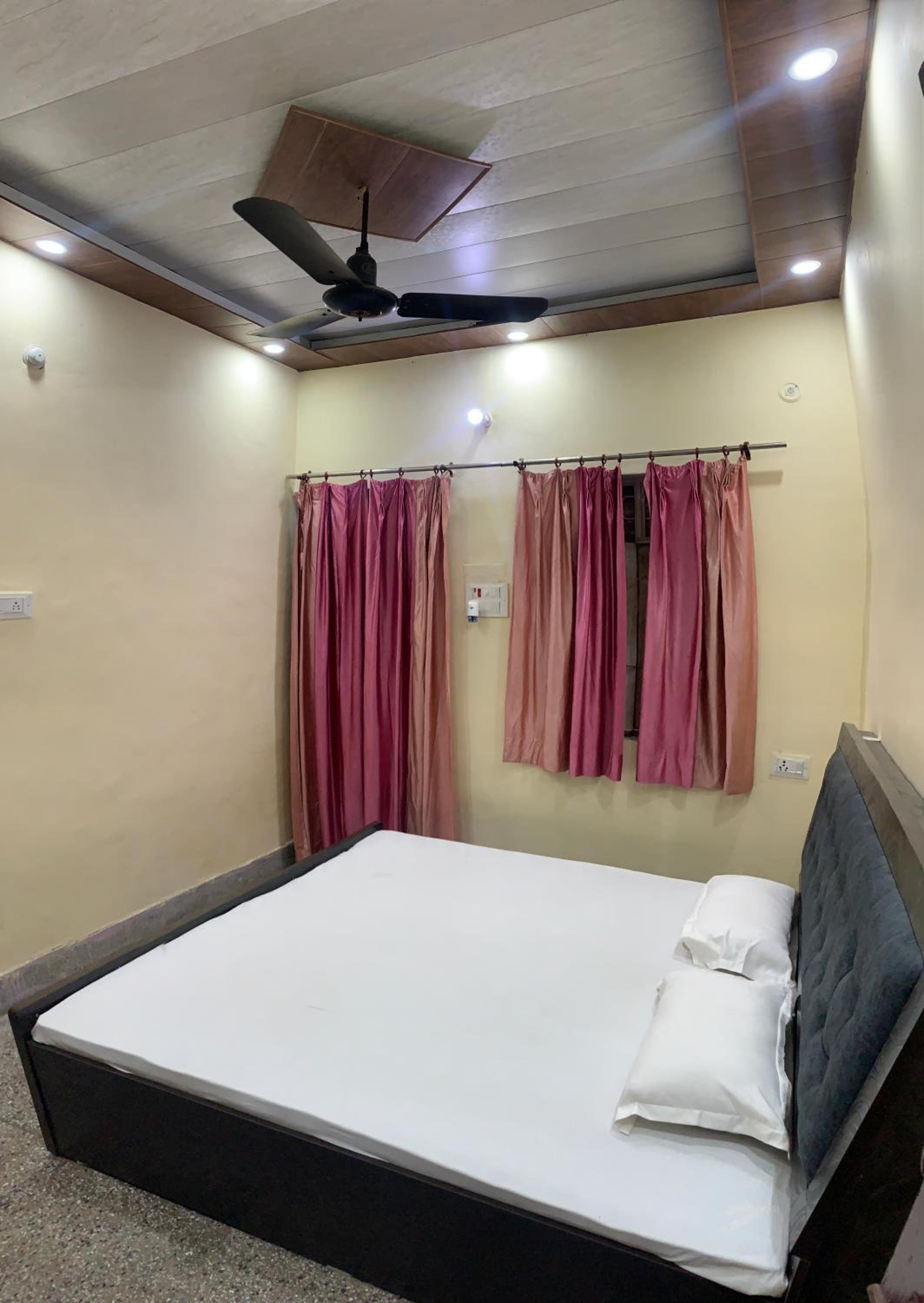 Three-Bedroom Standard Apartment