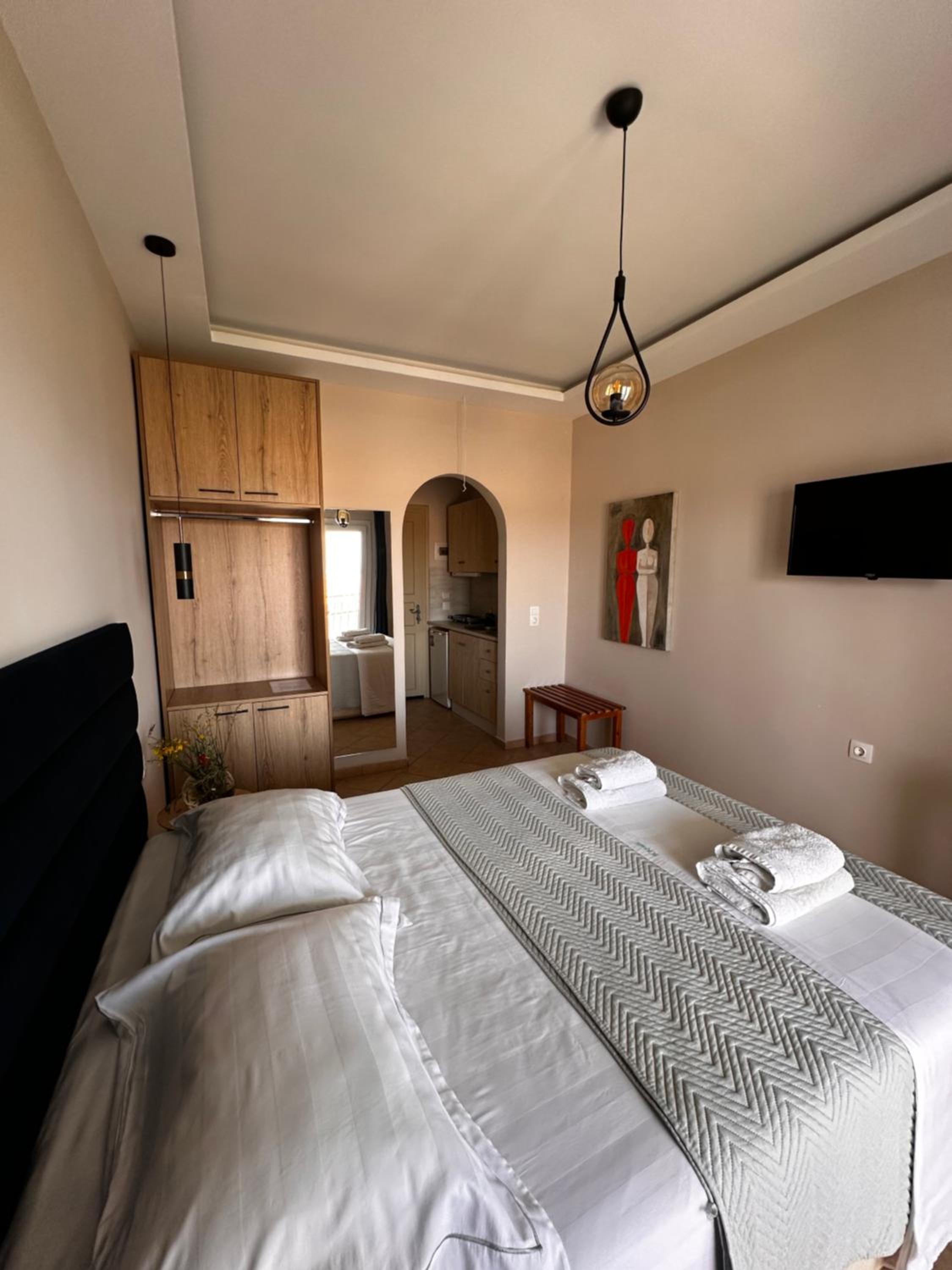 Studio Apartment - Photo 8
